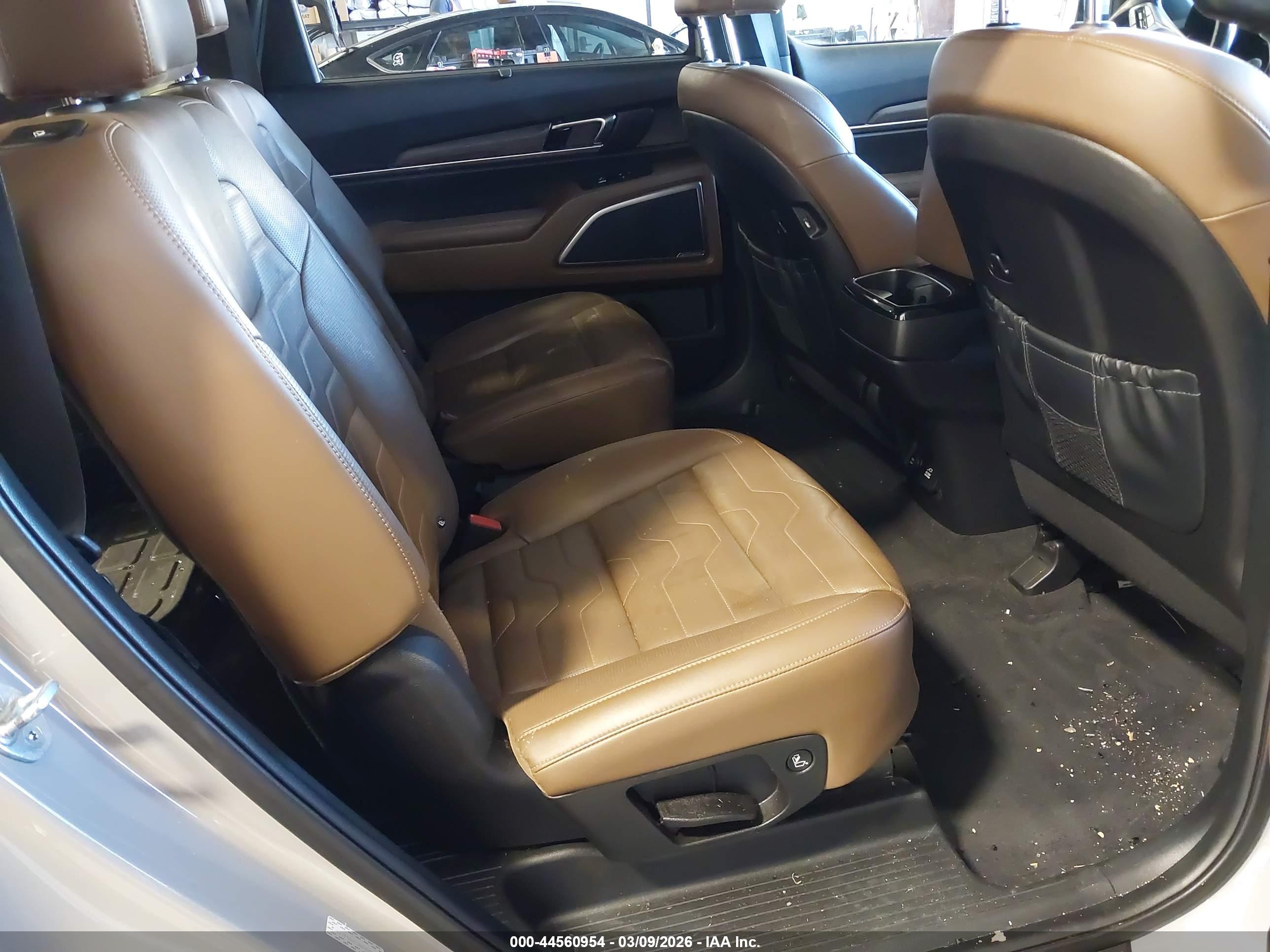 KIA TELLURIDE image 8