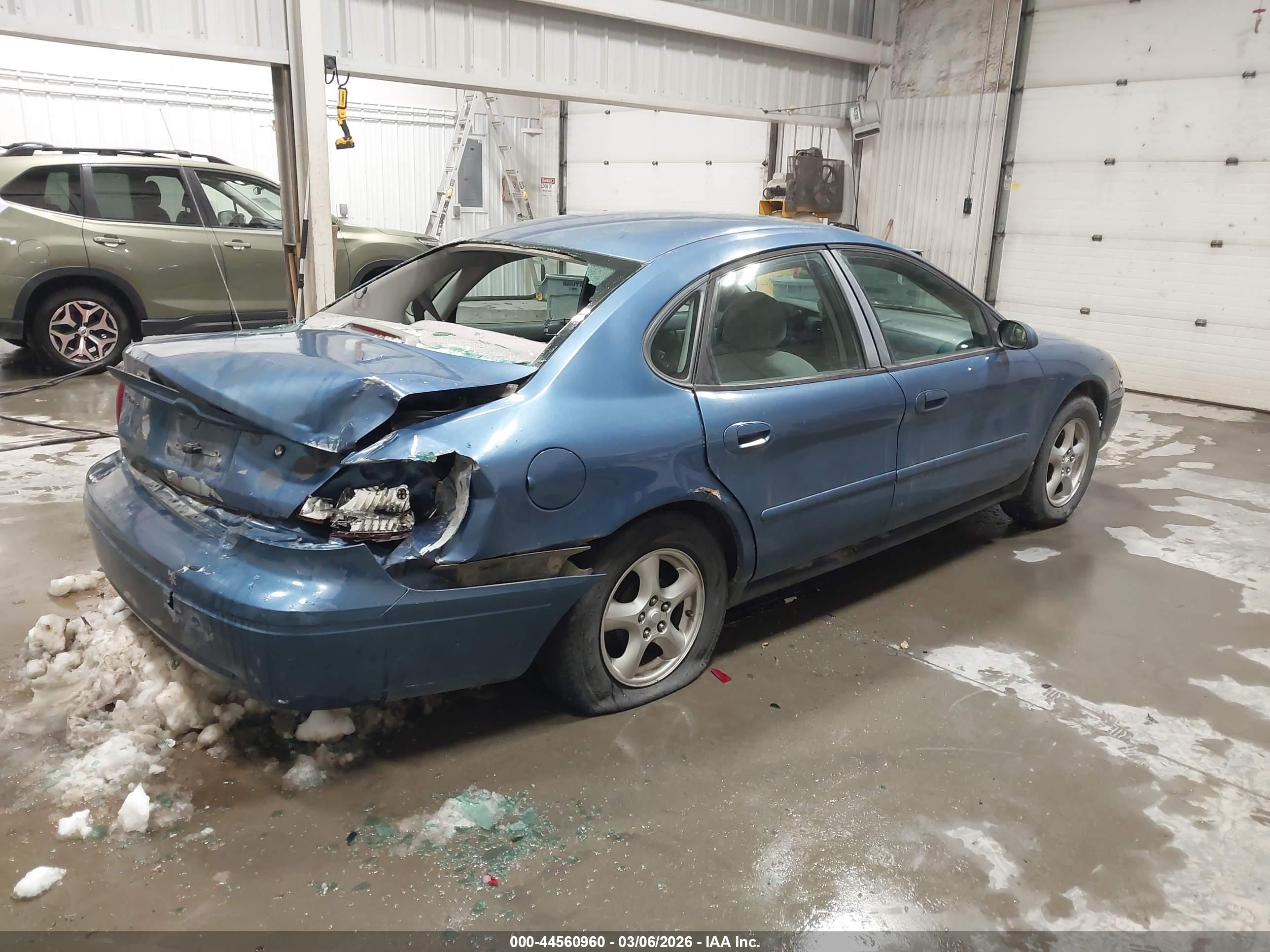 FORD TAURUS image 4