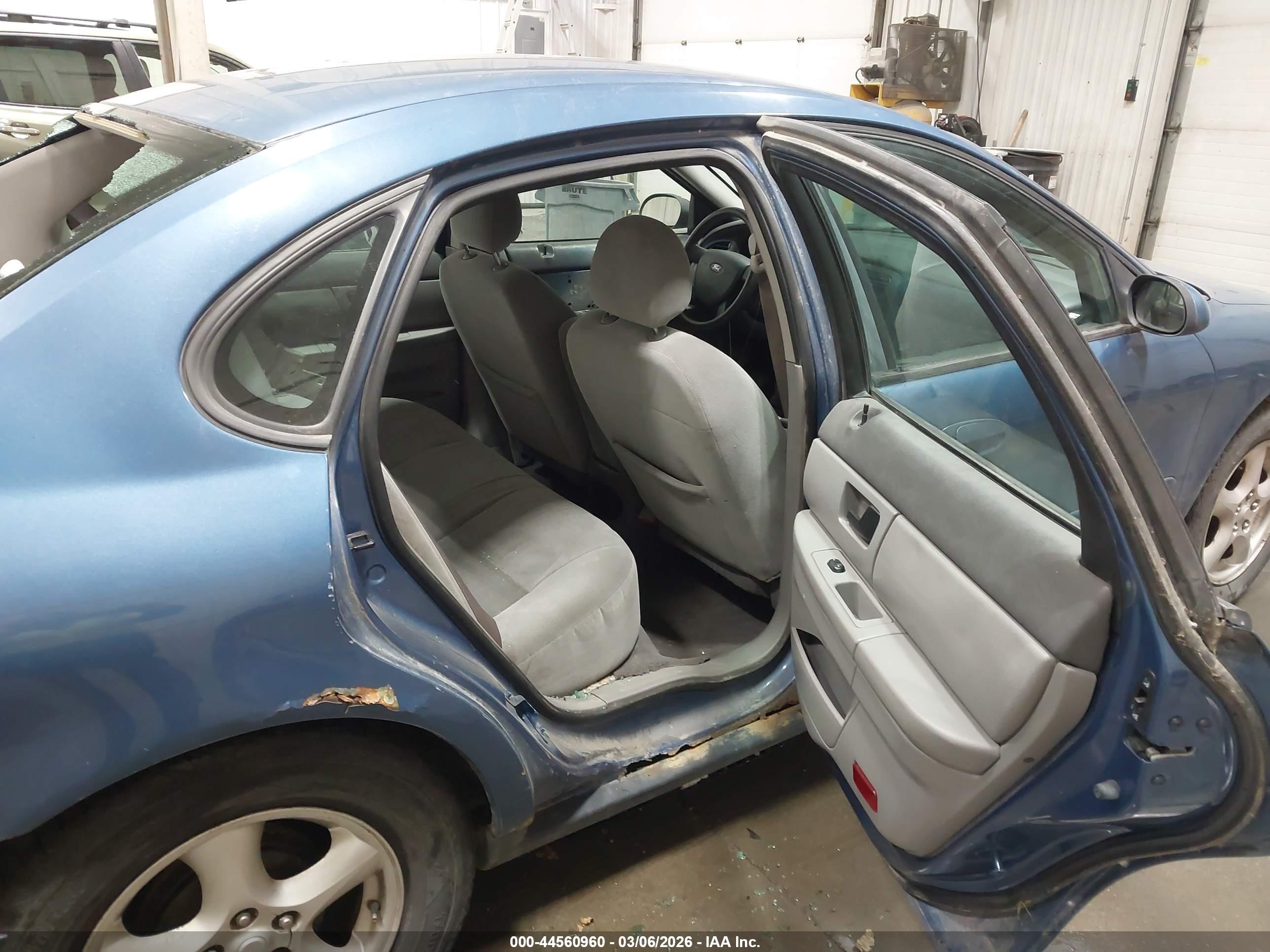 FORD TAURUS image 8
