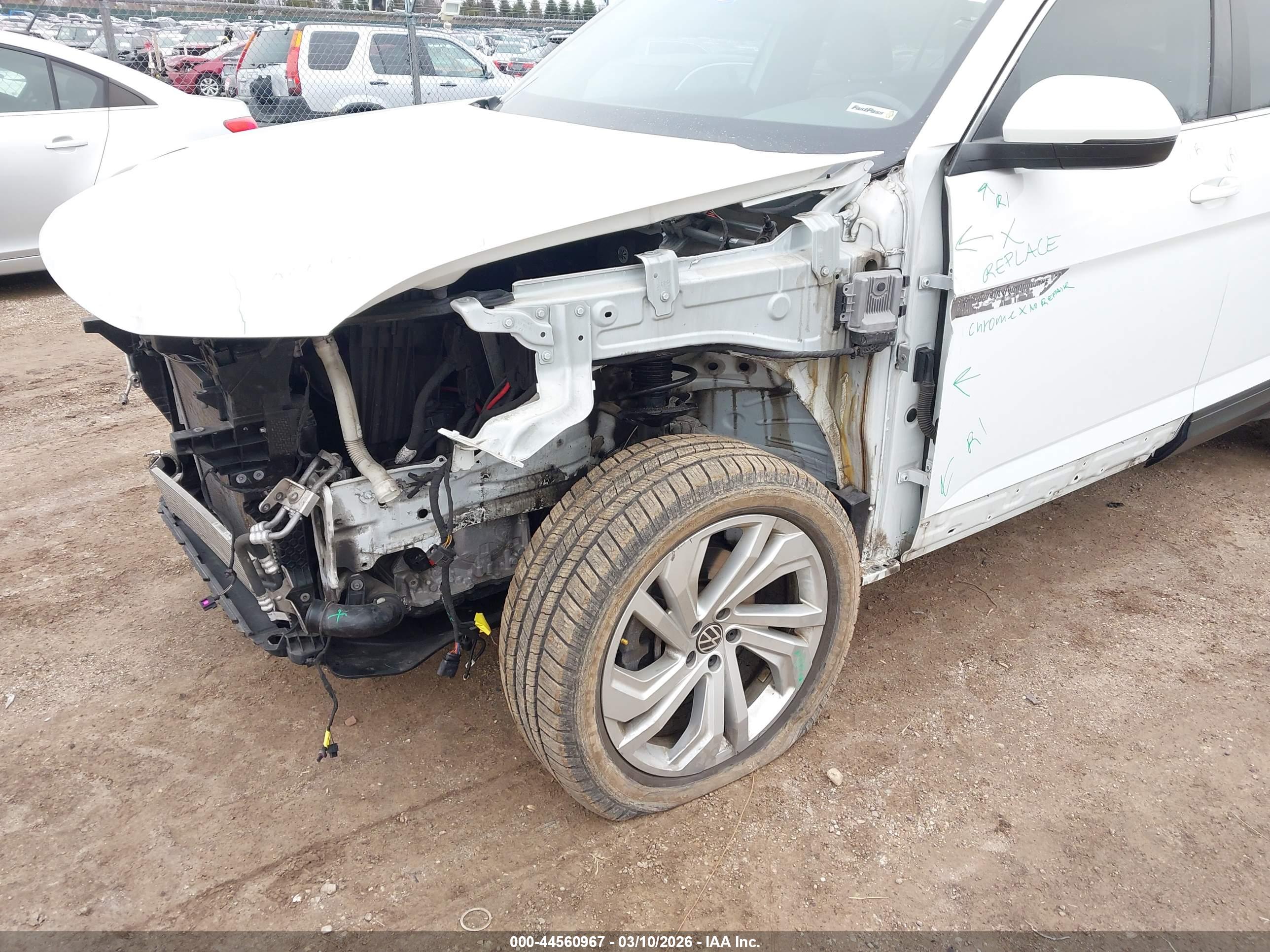 VOLKSWAGEN ATLAS image 6