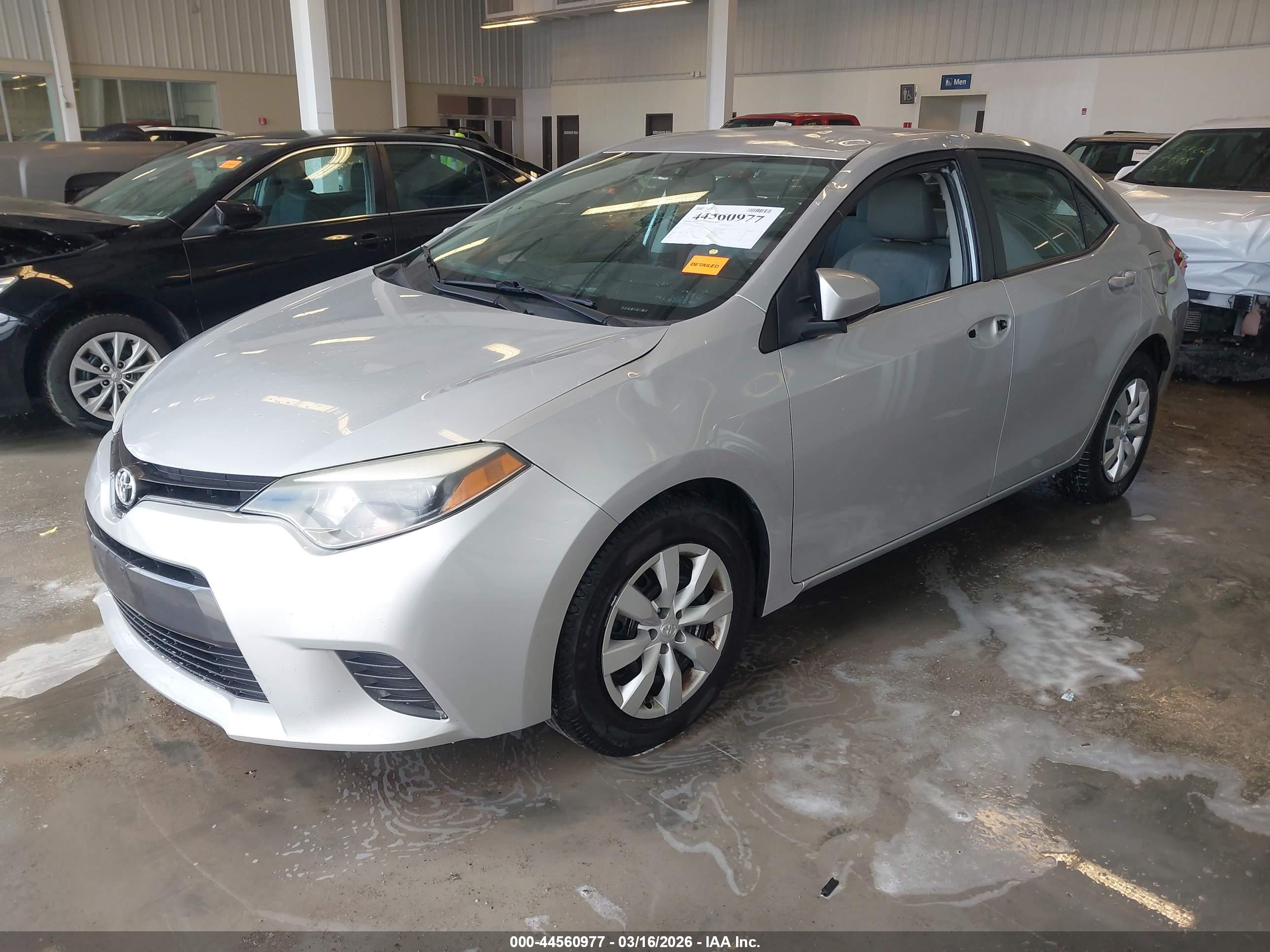 TOYOTA COROLLA image 2