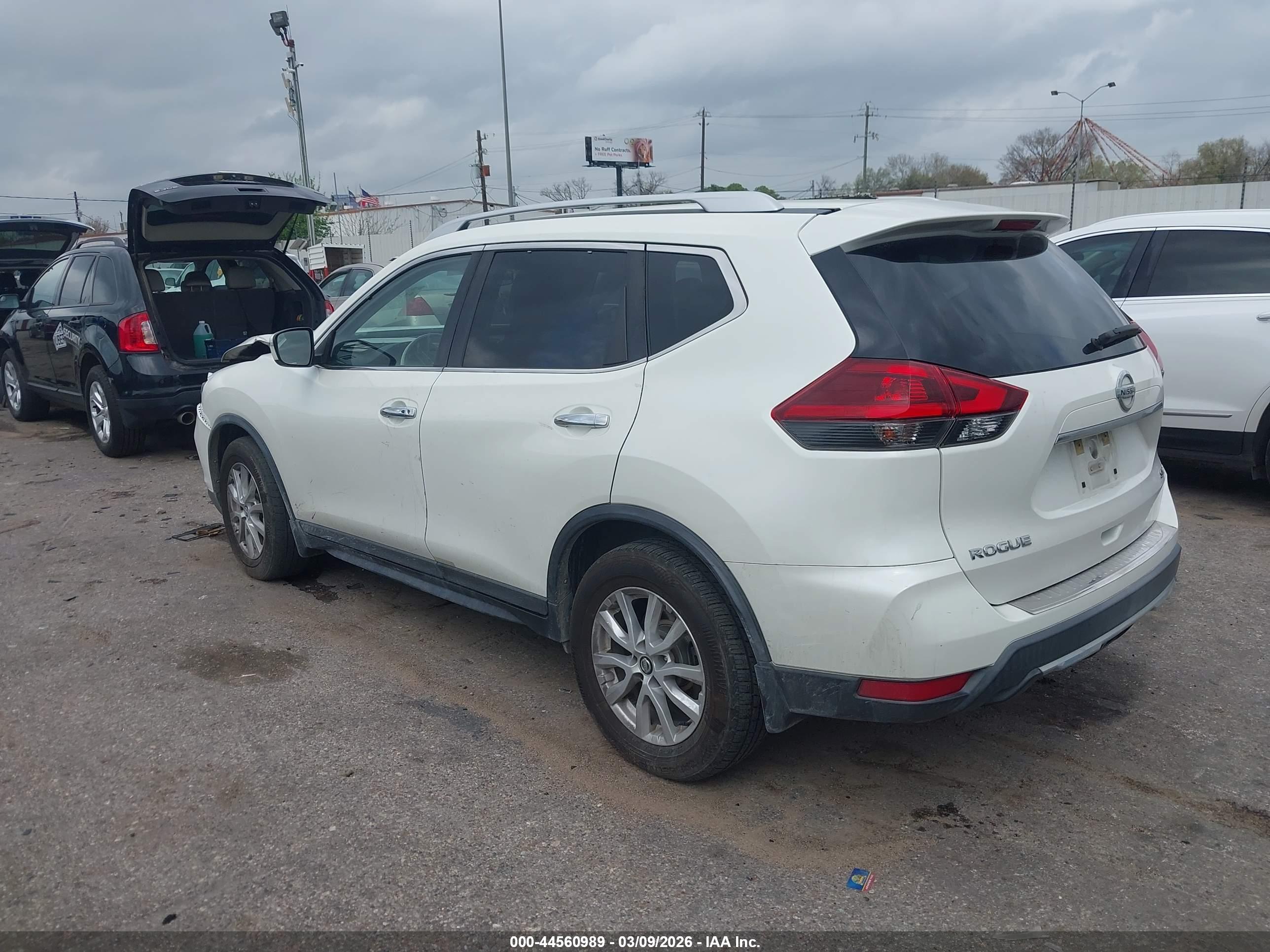 NISSAN ROGUE image 3