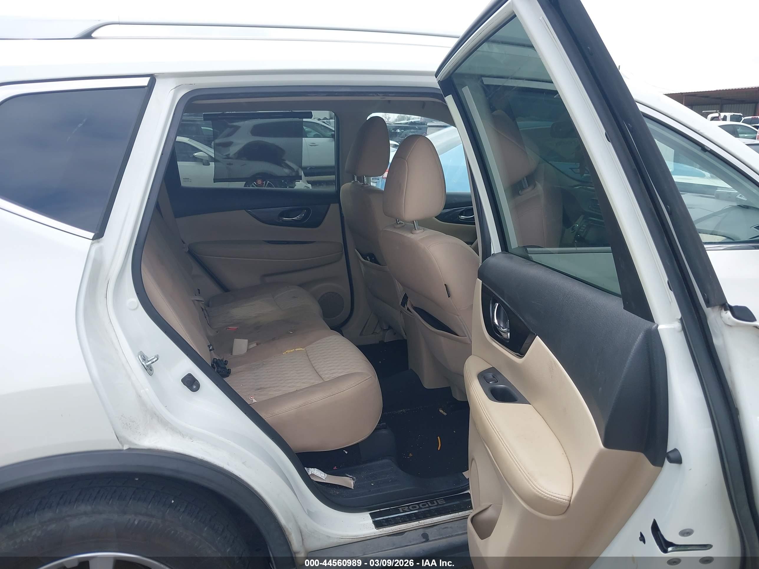 NISSAN ROGUE image 8