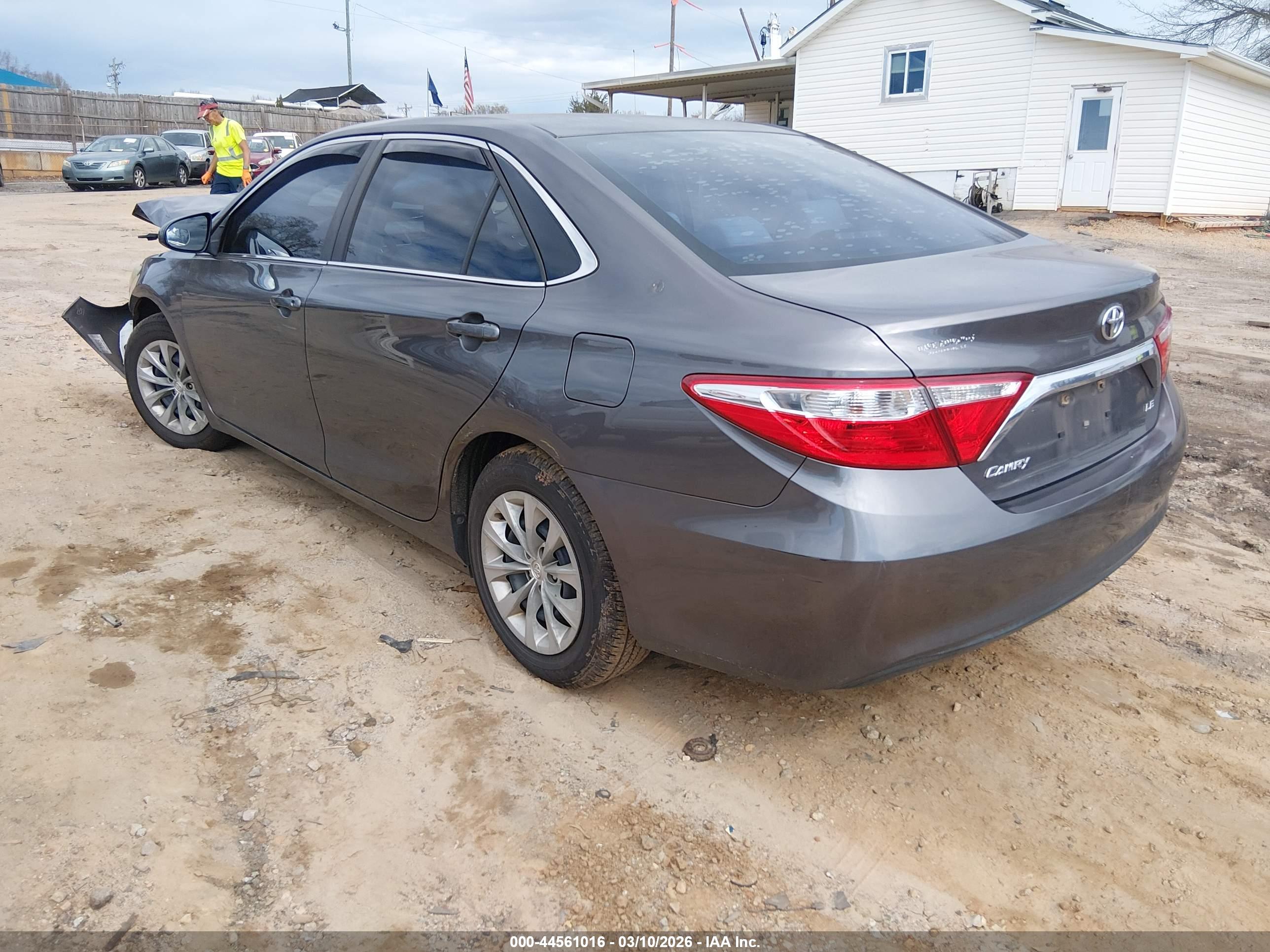 TOYOTA CAMRY image 3