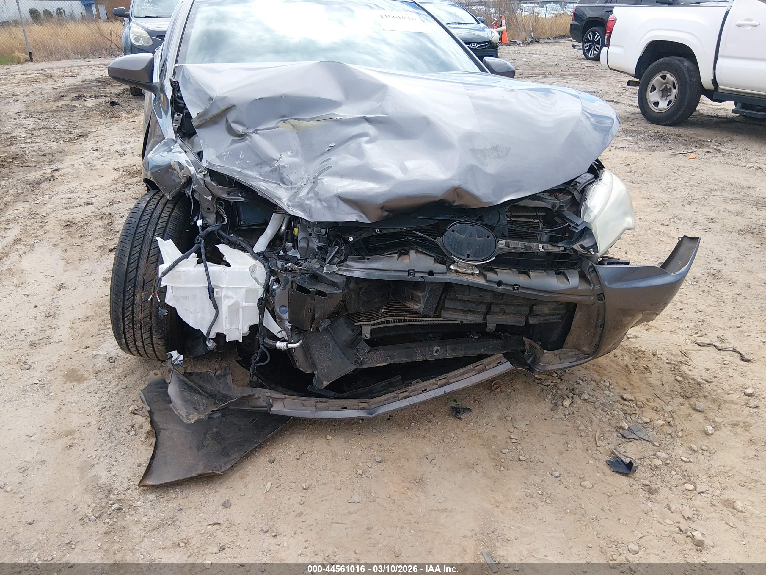 TOYOTA CAMRY image 6