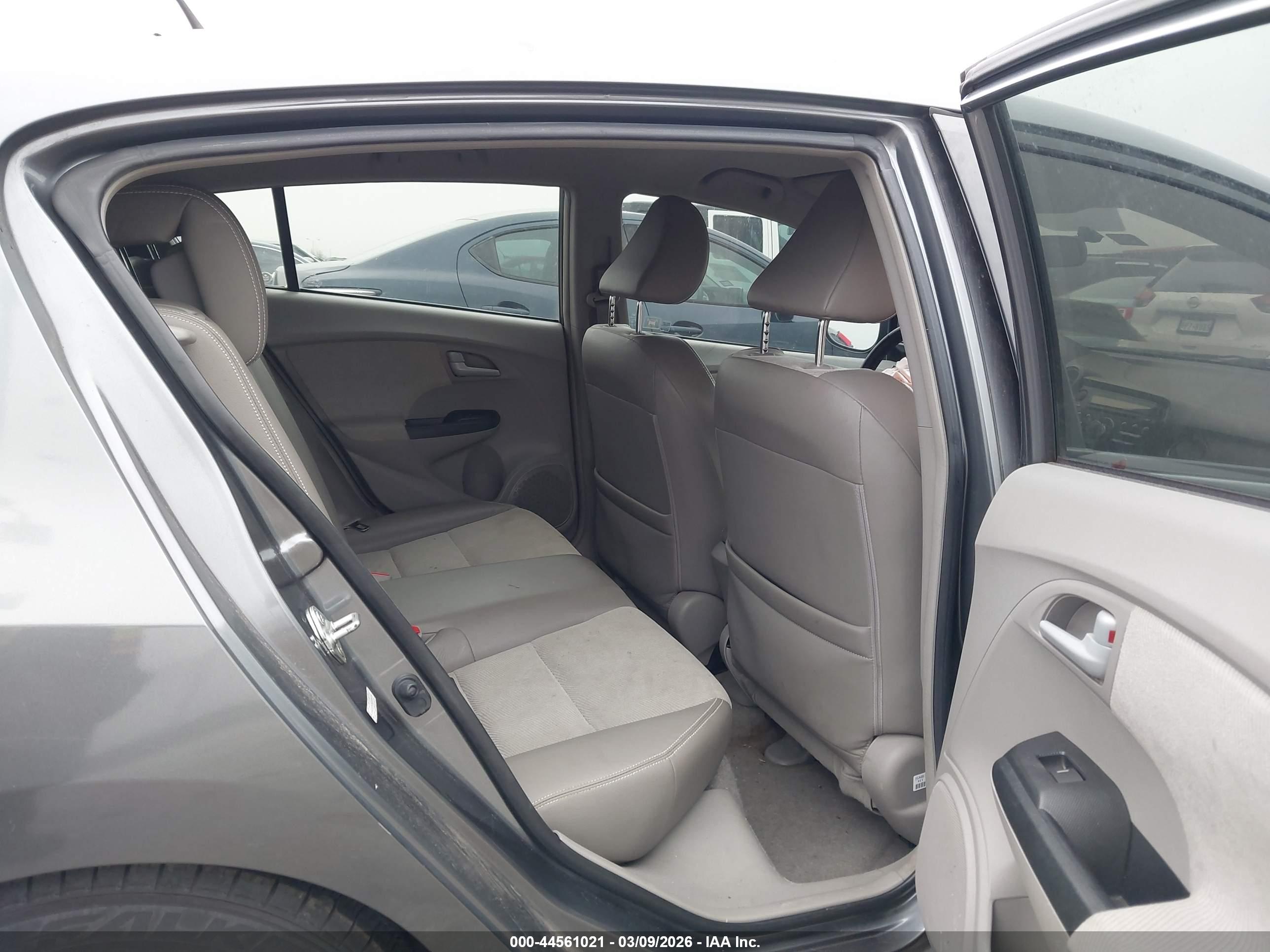 HONDA INSIGHT image 8