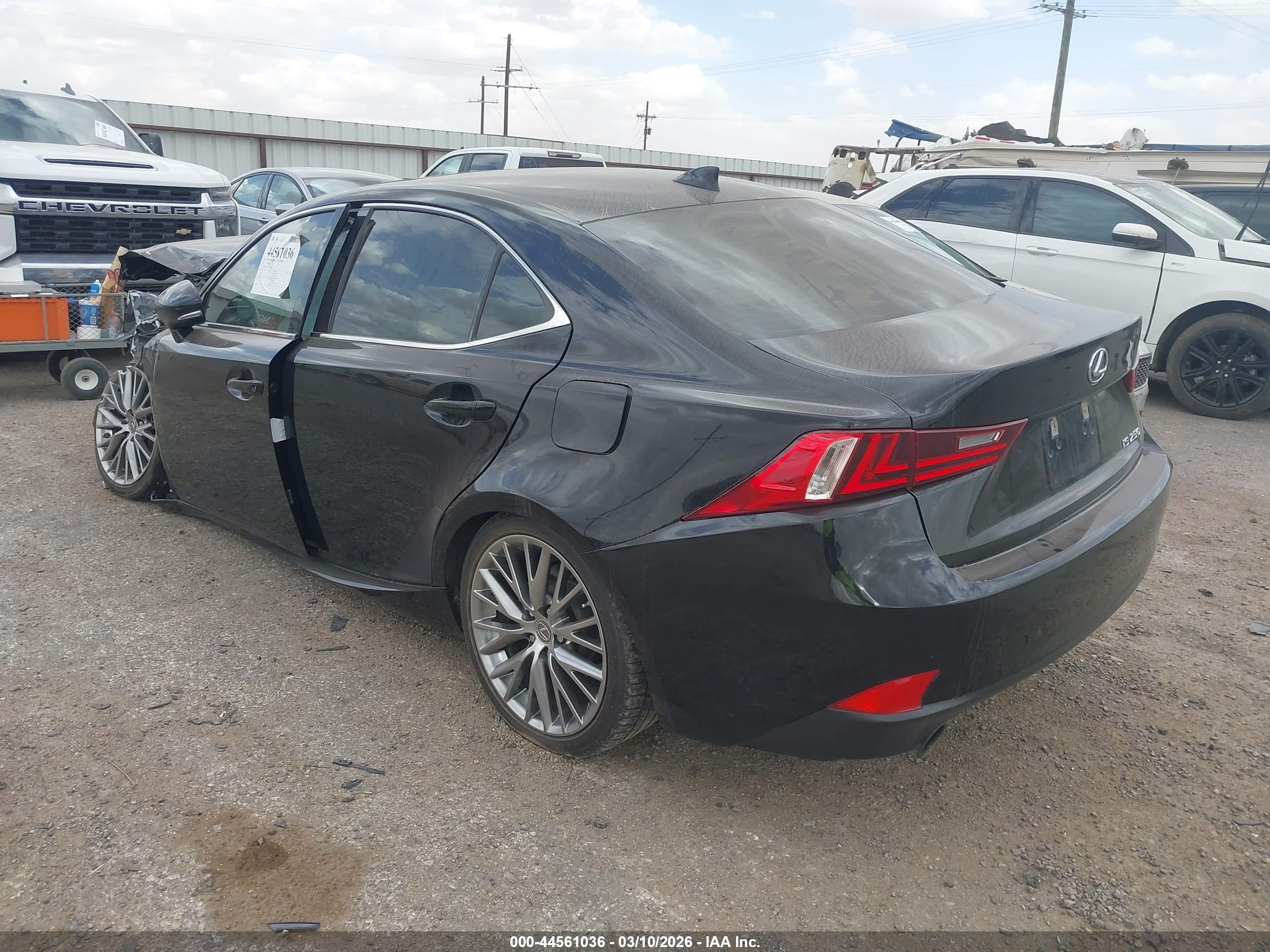 LEXUS IS image 3