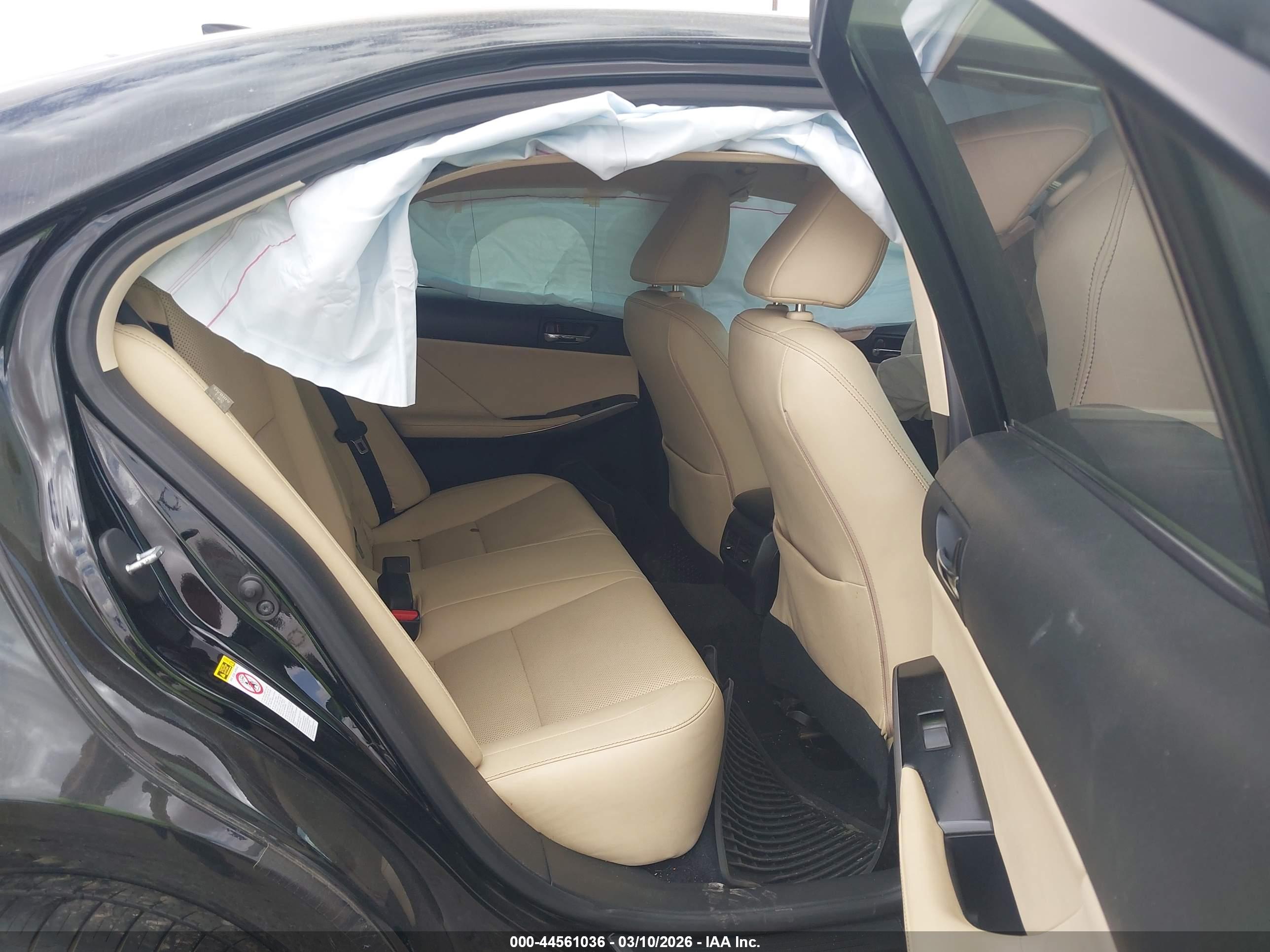 LEXUS IS image 8