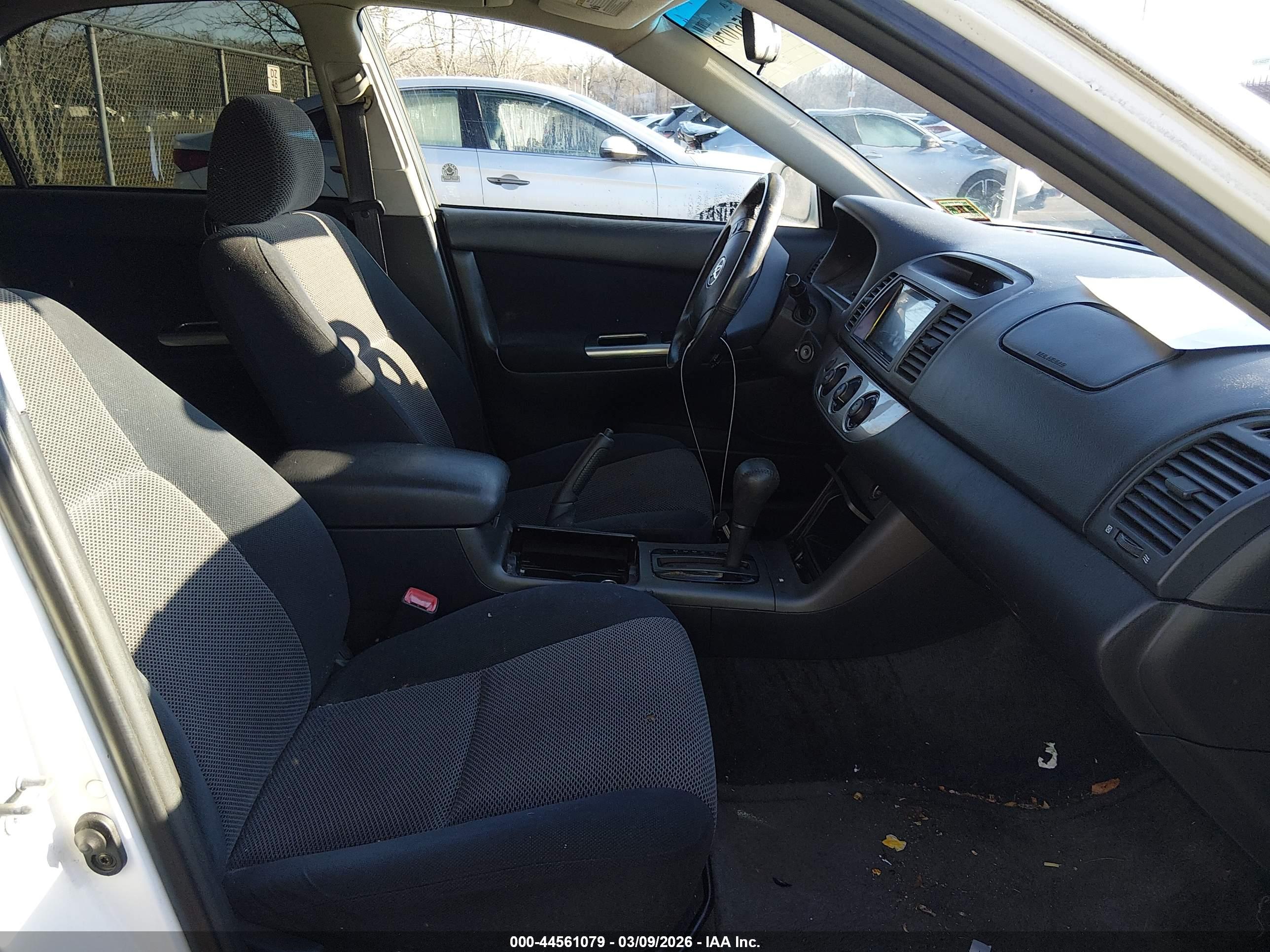 TOYOTA CAMRY image 5