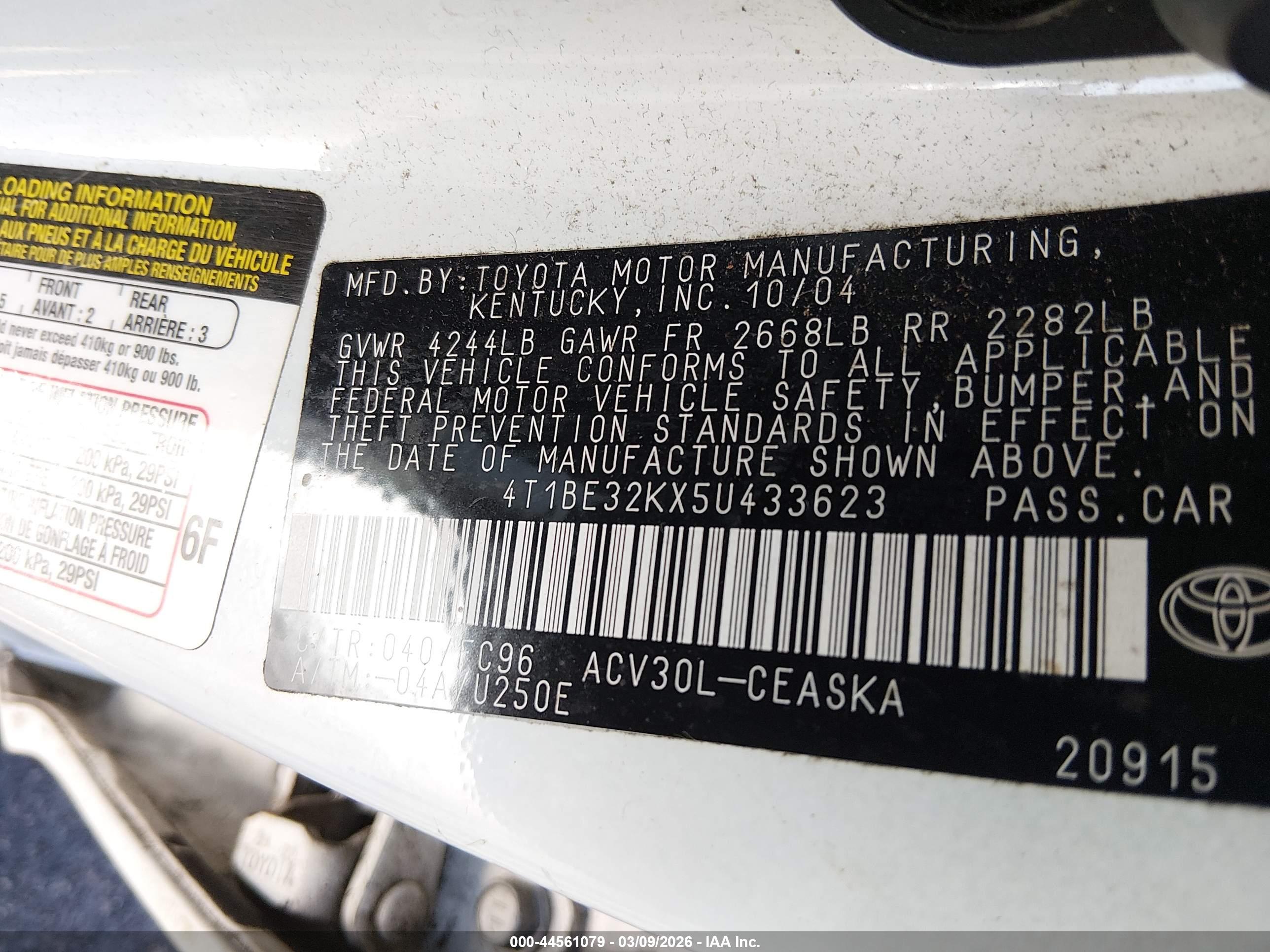 TOYOTA CAMRY image 9