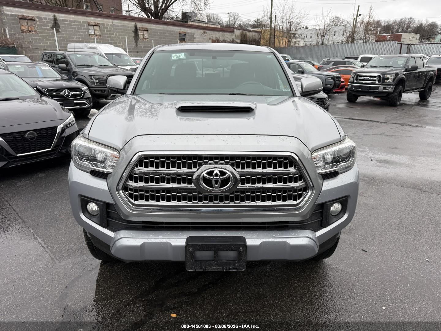 TOYOTA TACOMA image 6
