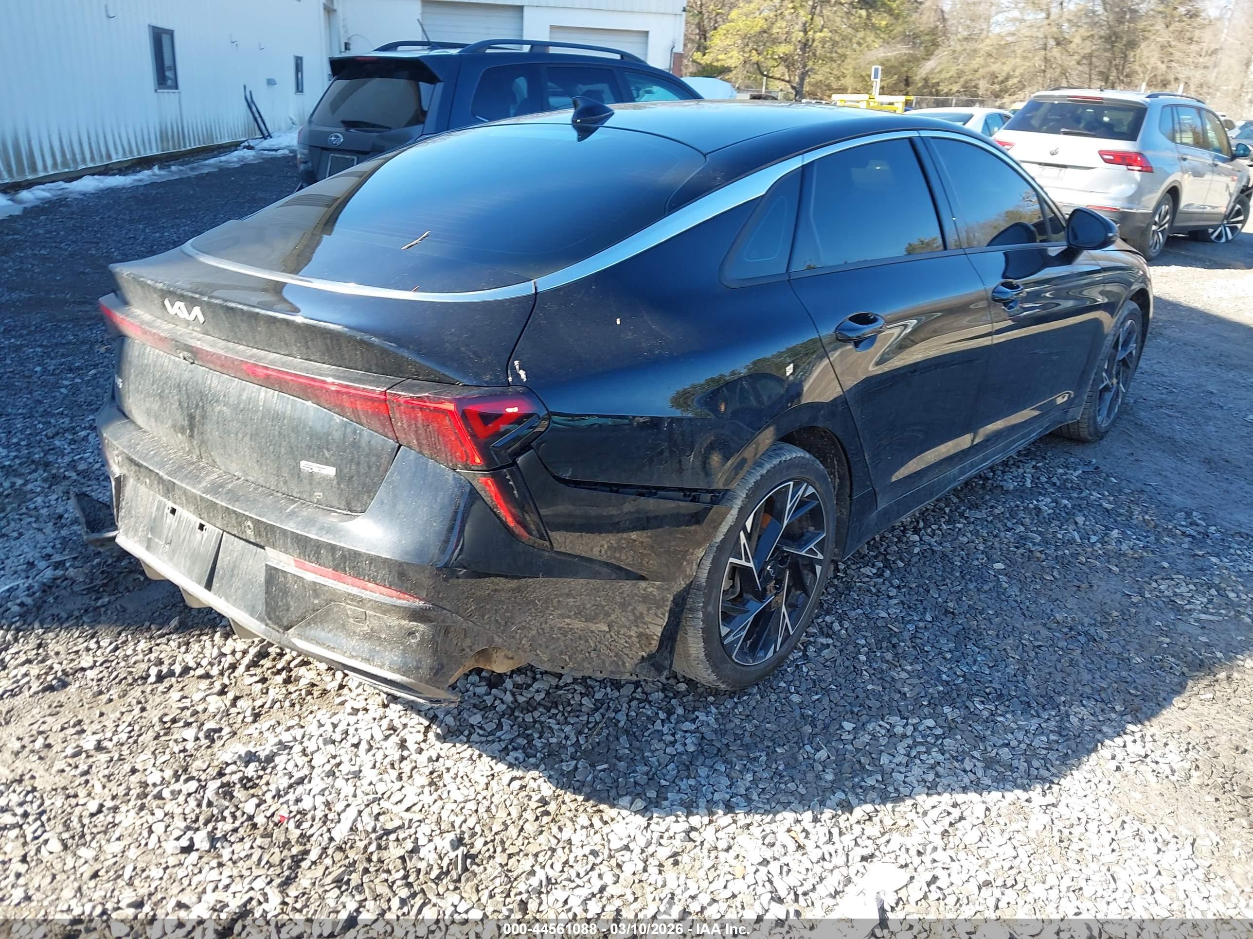 KIA K5 image 4