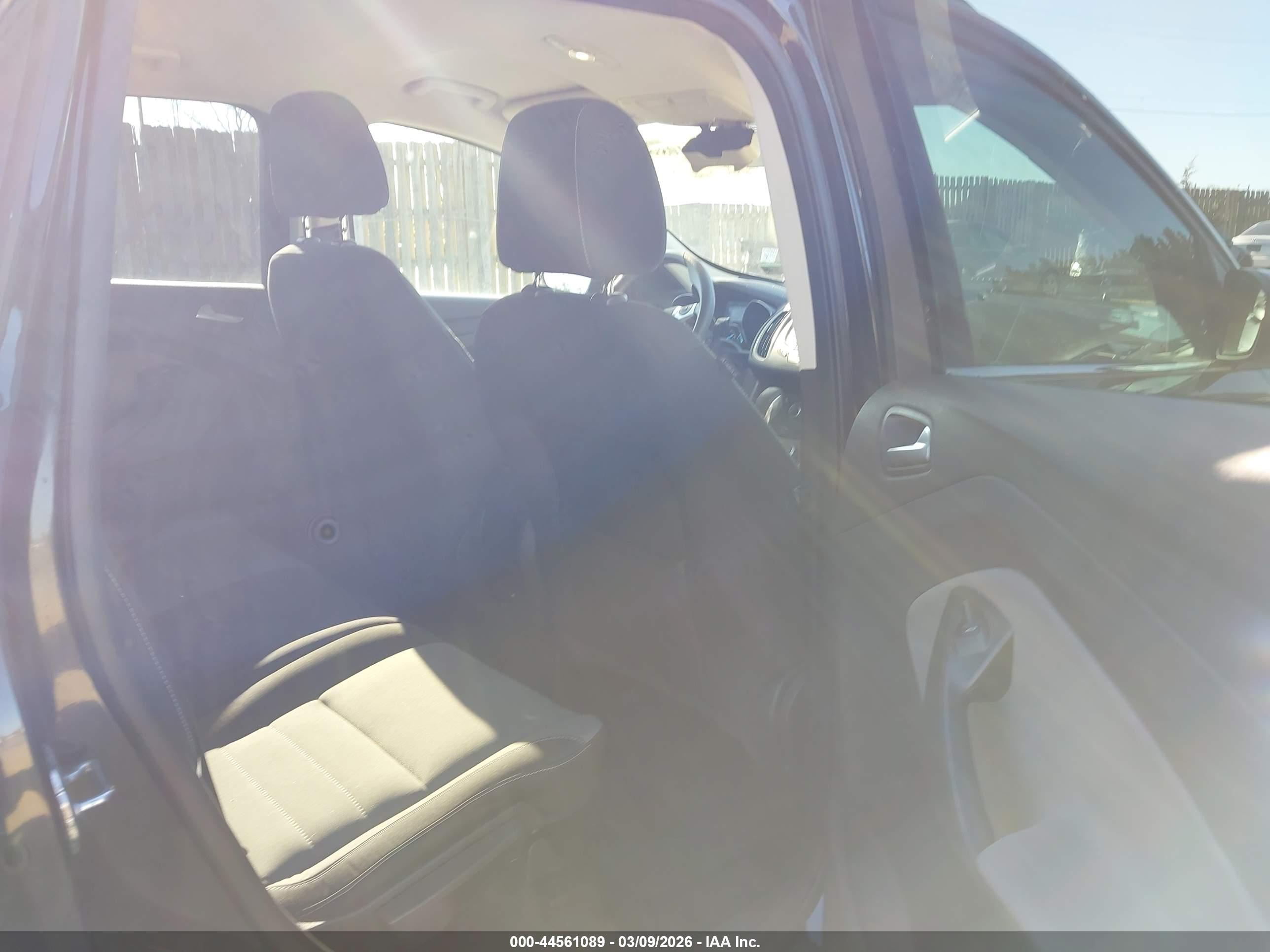 FORD ESCAPE image 8