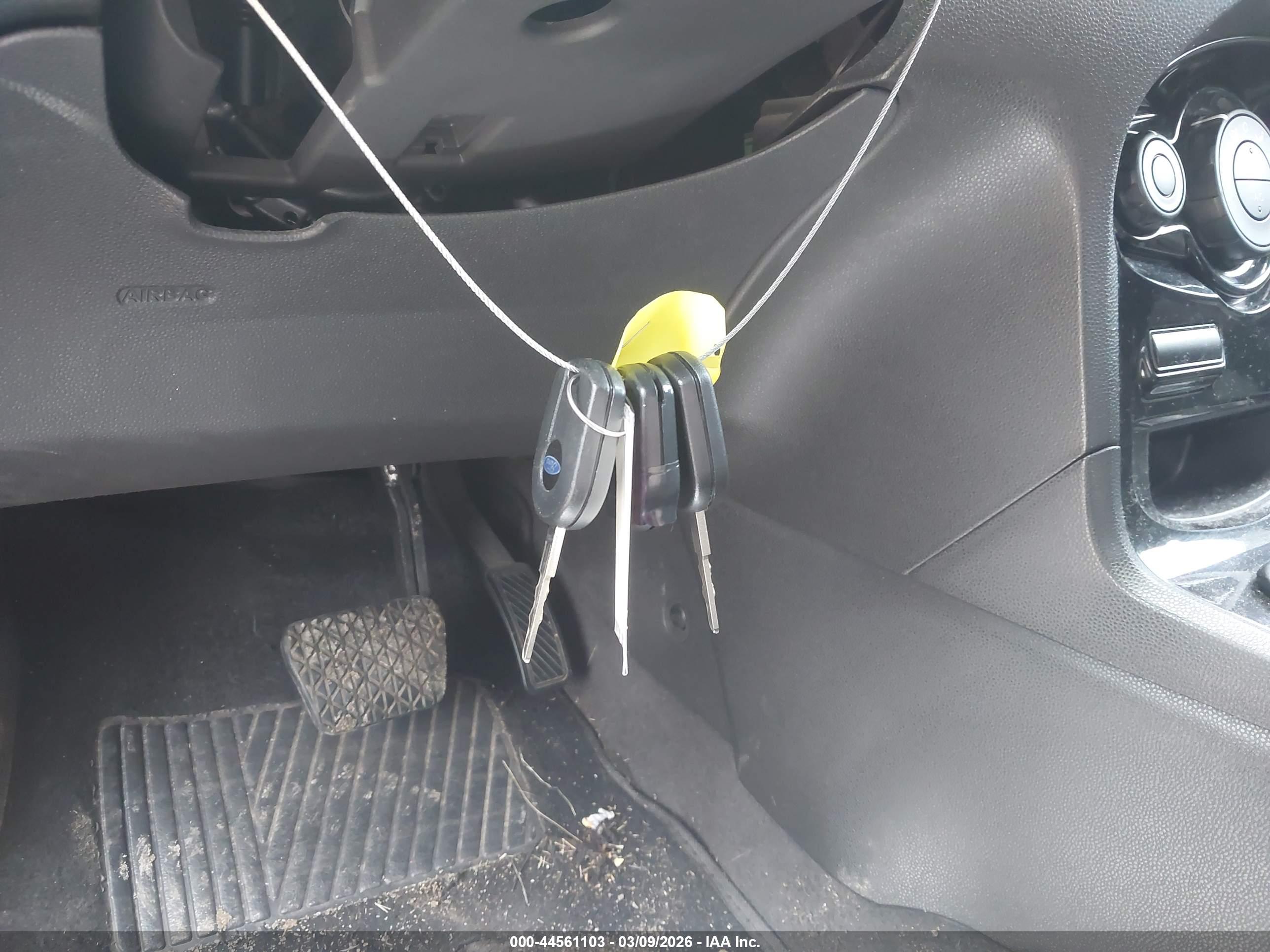 FORD FIESTA image 11