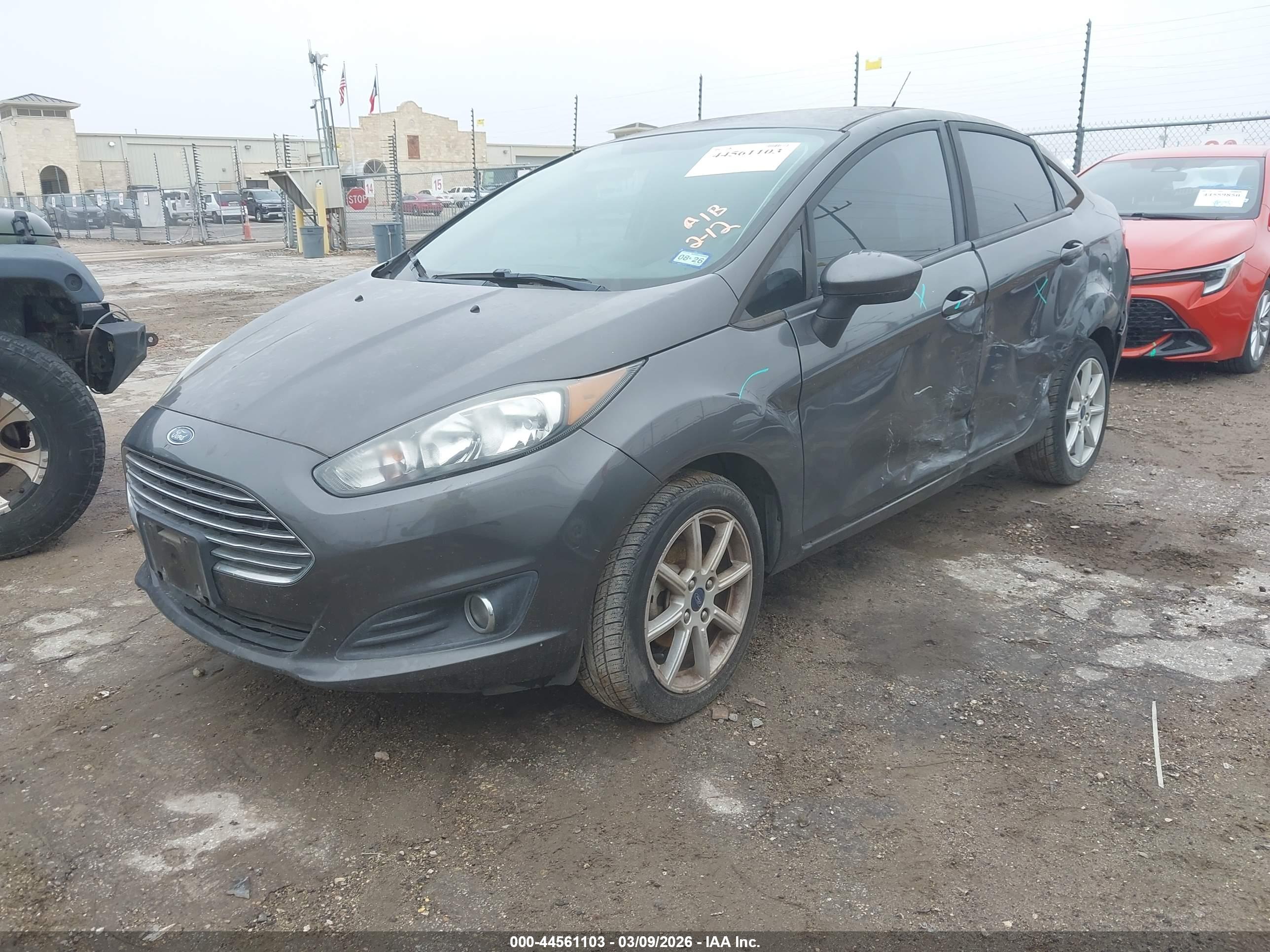 FORD FIESTA image 2