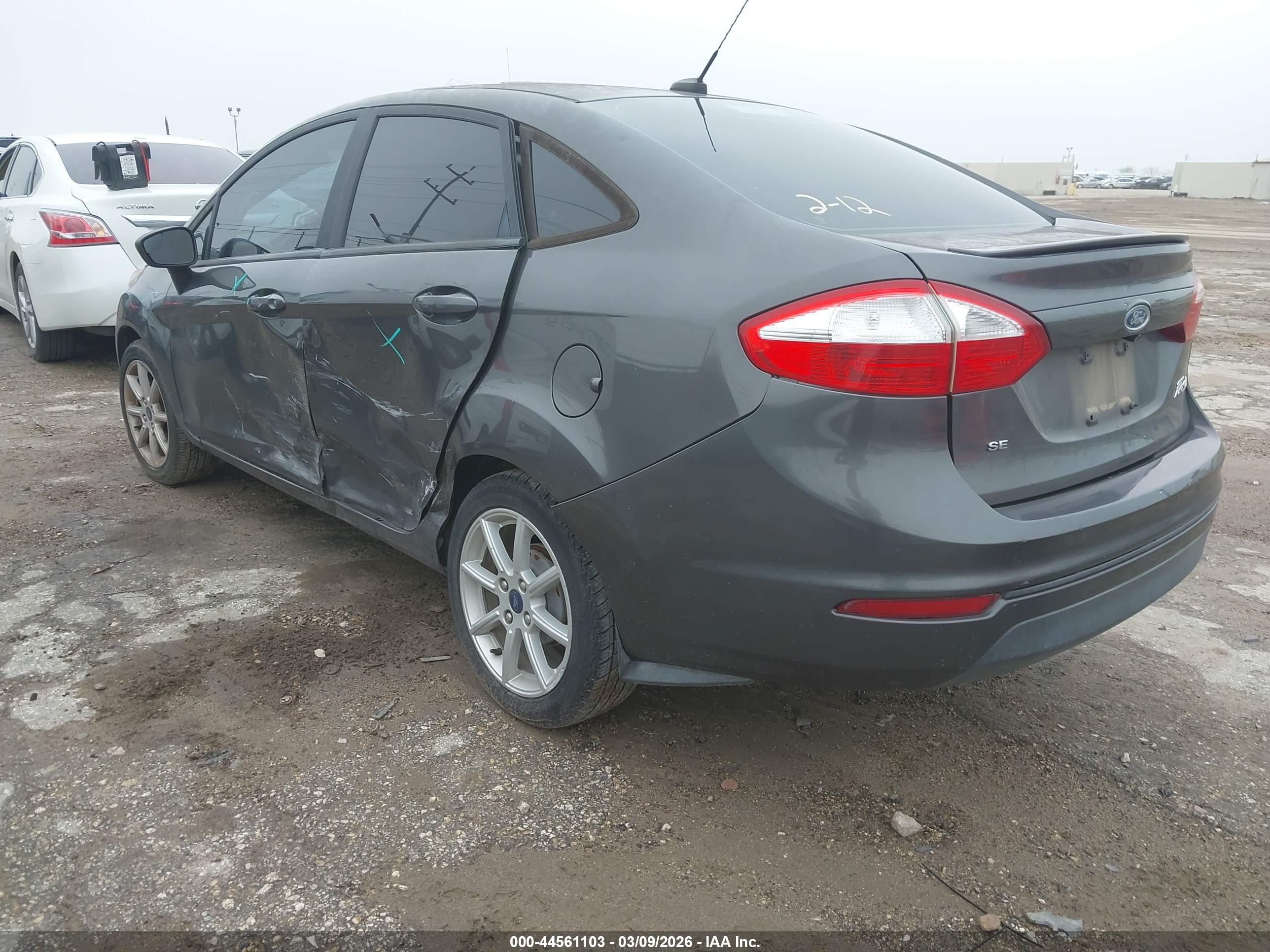 FORD FIESTA image 3