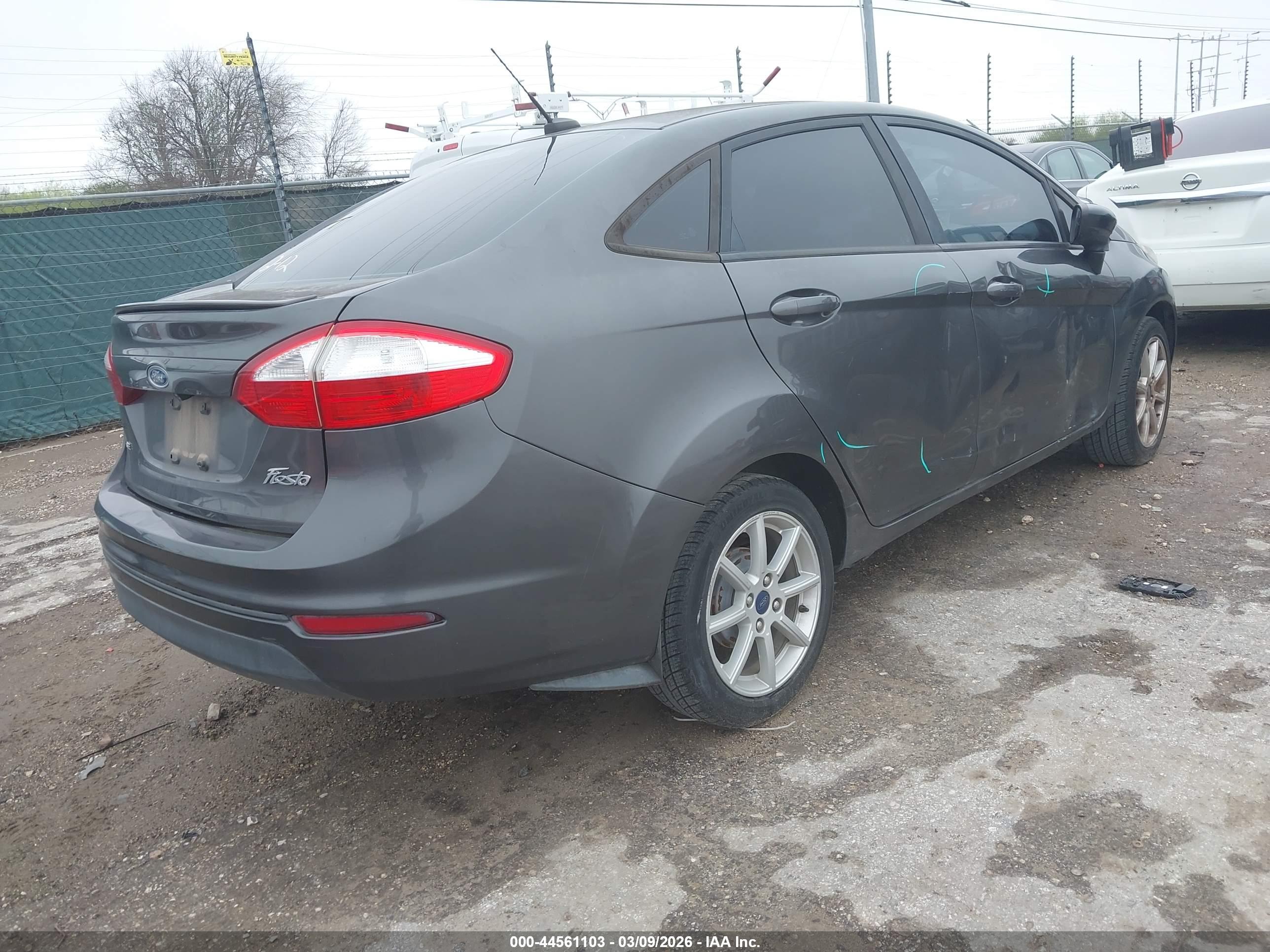 FORD FIESTA image 4