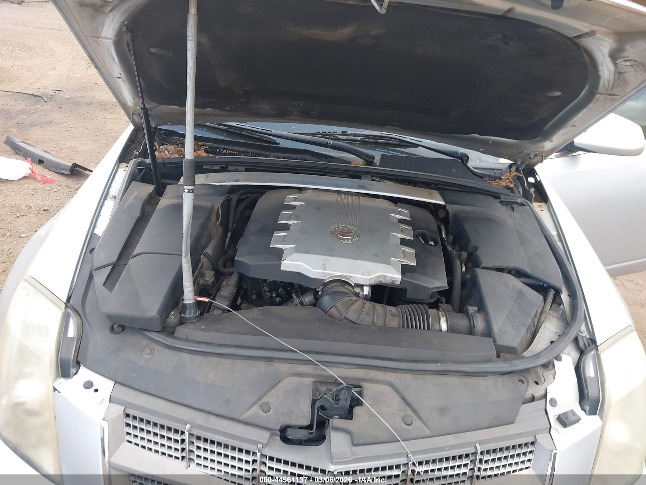 CADILLAC CTS image 10