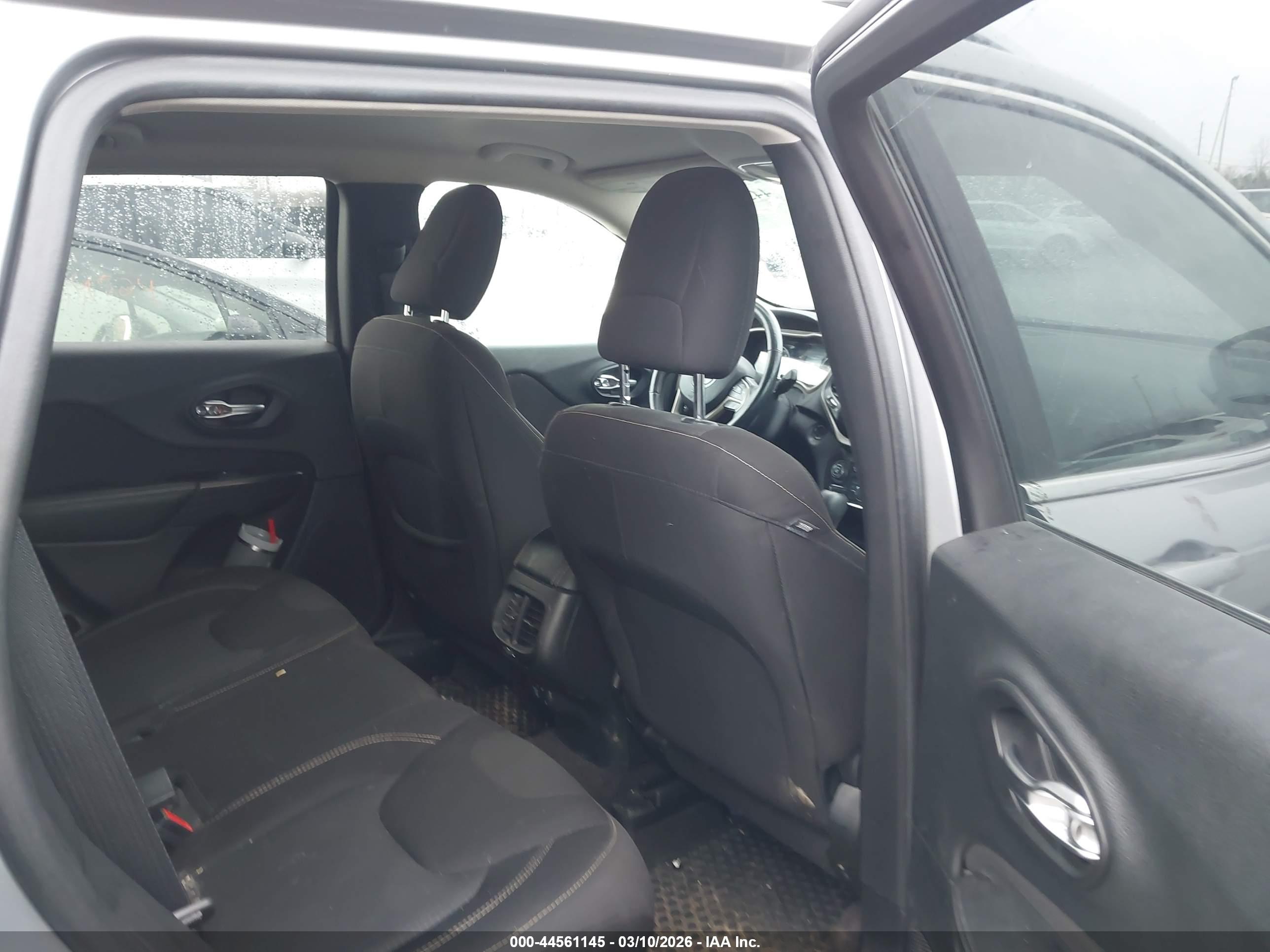 JEEP CHEROKEE image 8
