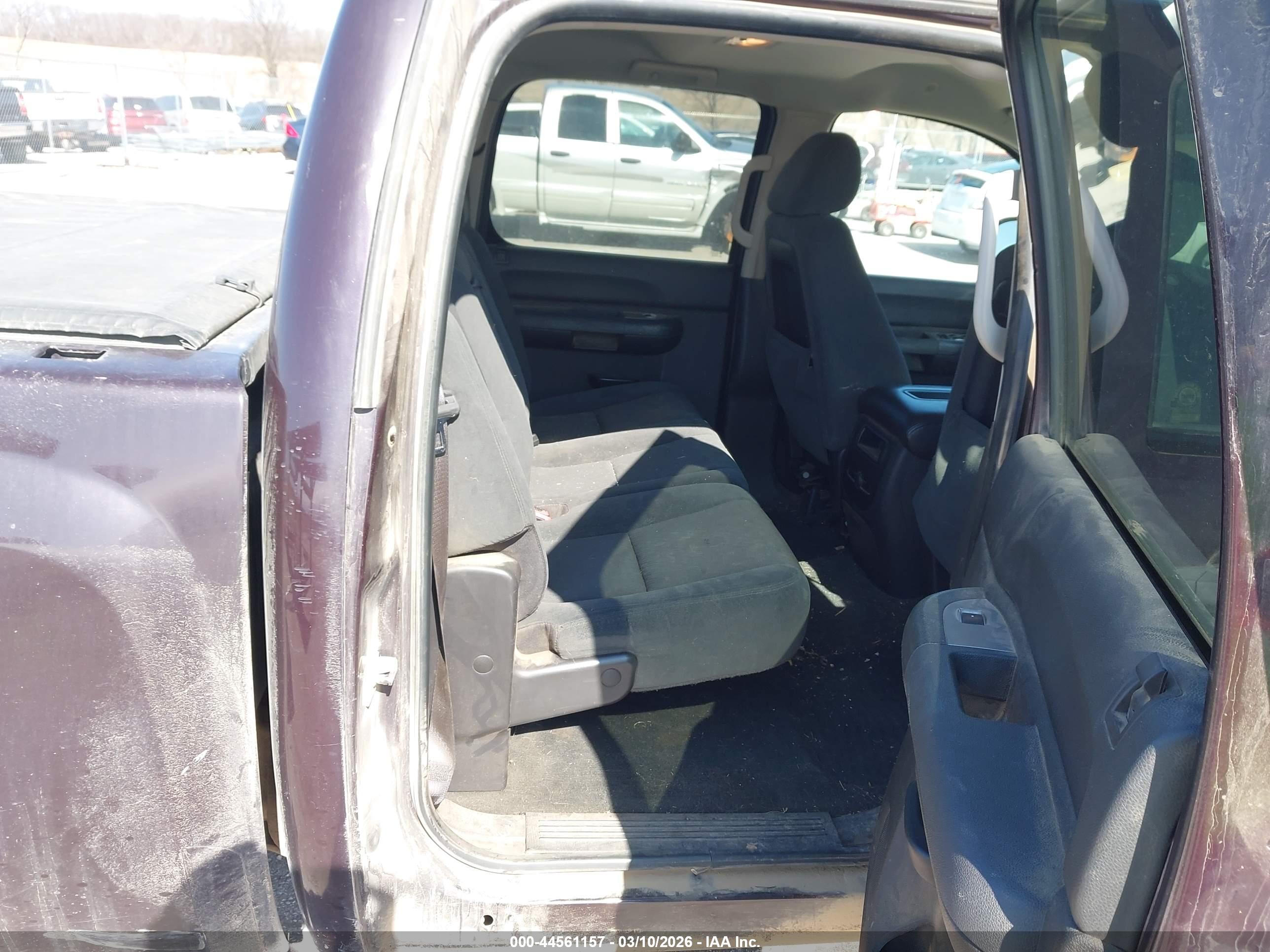 CHEVROLET SILVERADO image 8