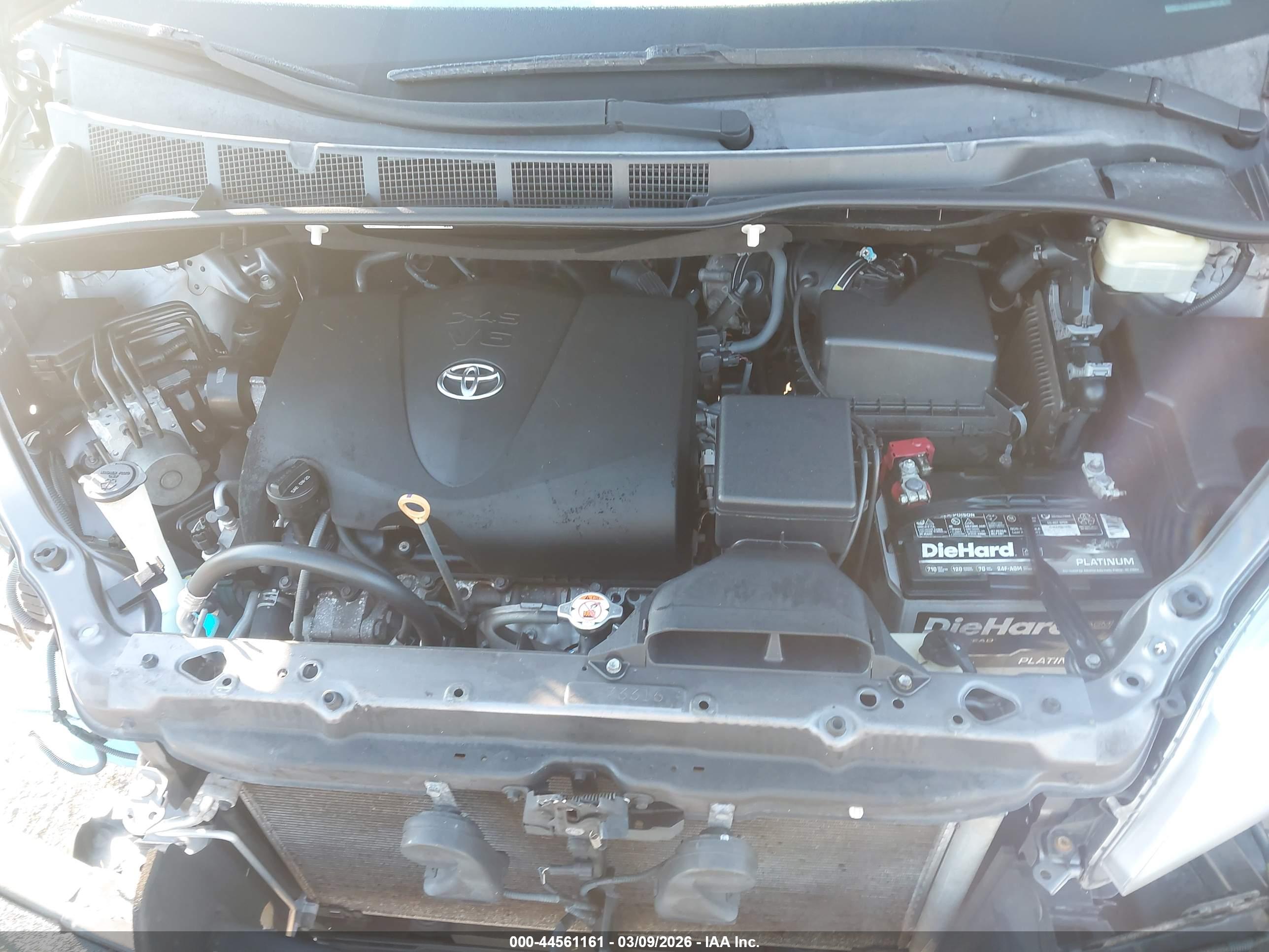 TOYOTA SIENNA image 10