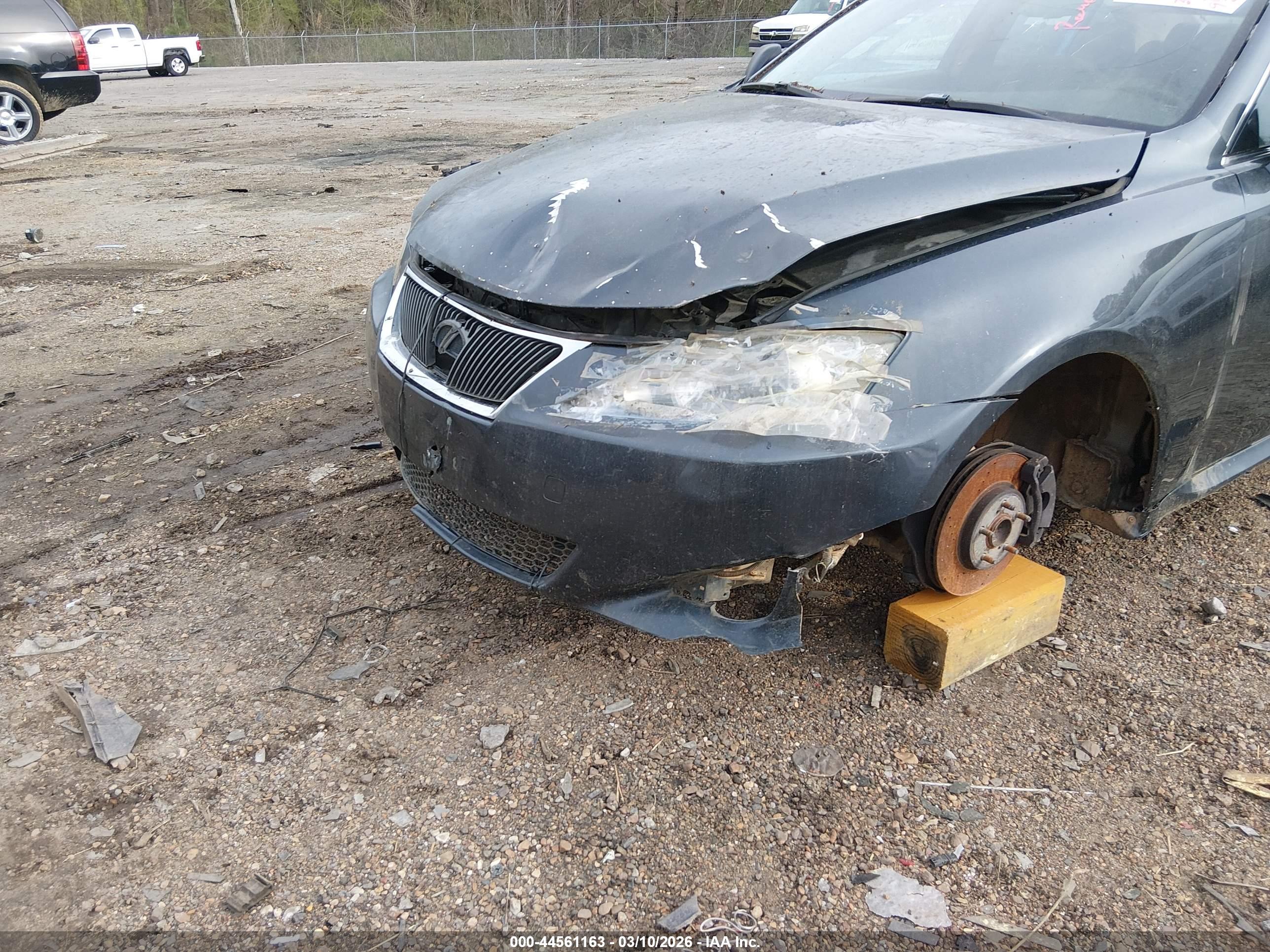 LEXUS IS image 6