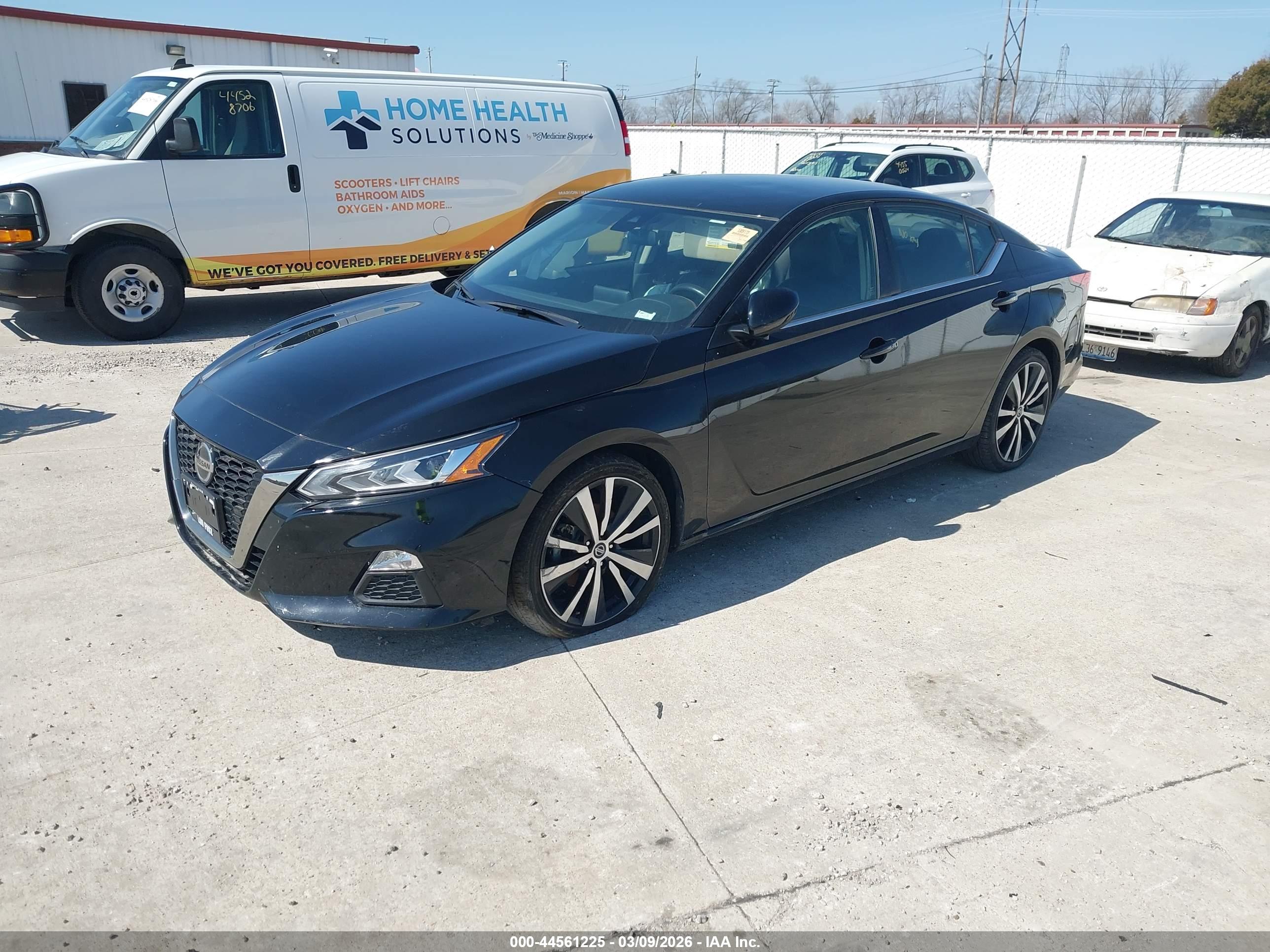 NISSAN ALTIMA image 2