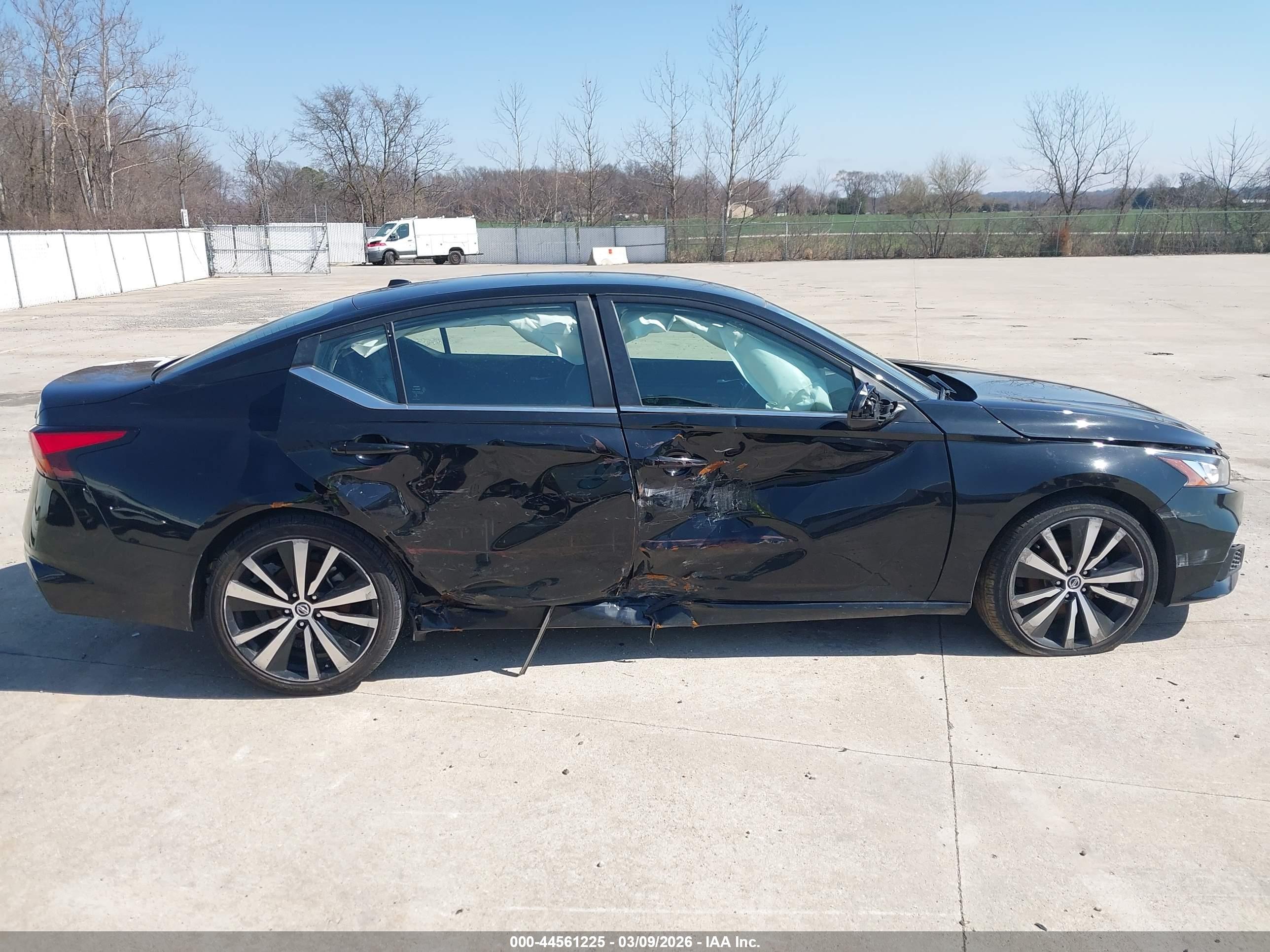 NISSAN ALTIMA image 6