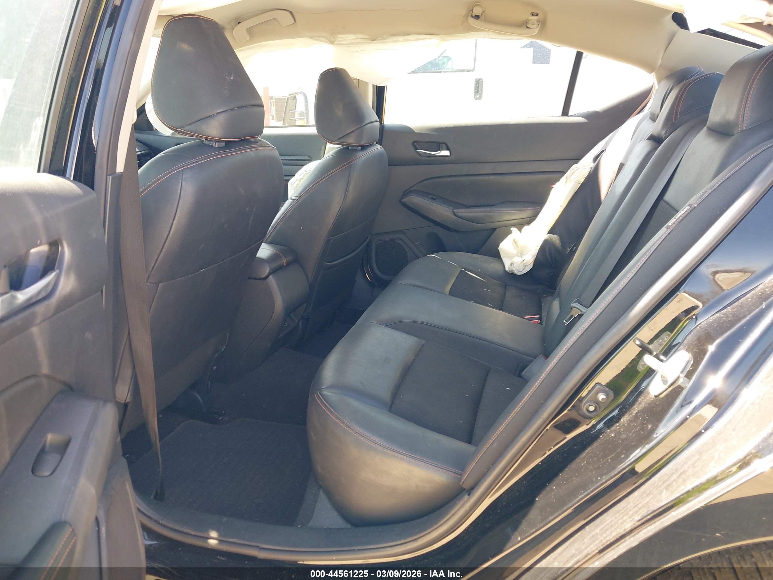 NISSAN ALTIMA image 8