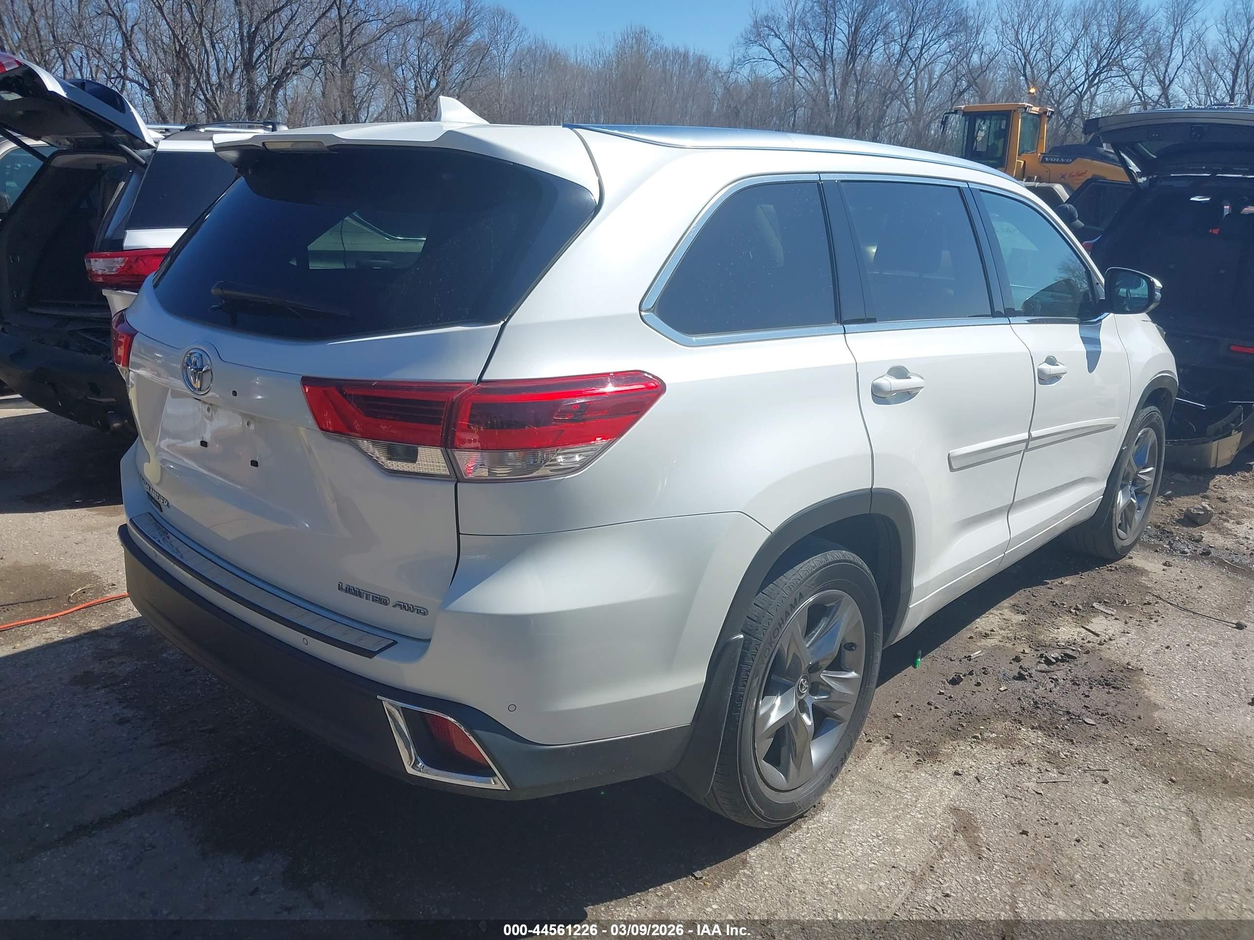 TOYOTA HIGHLANDER image 4