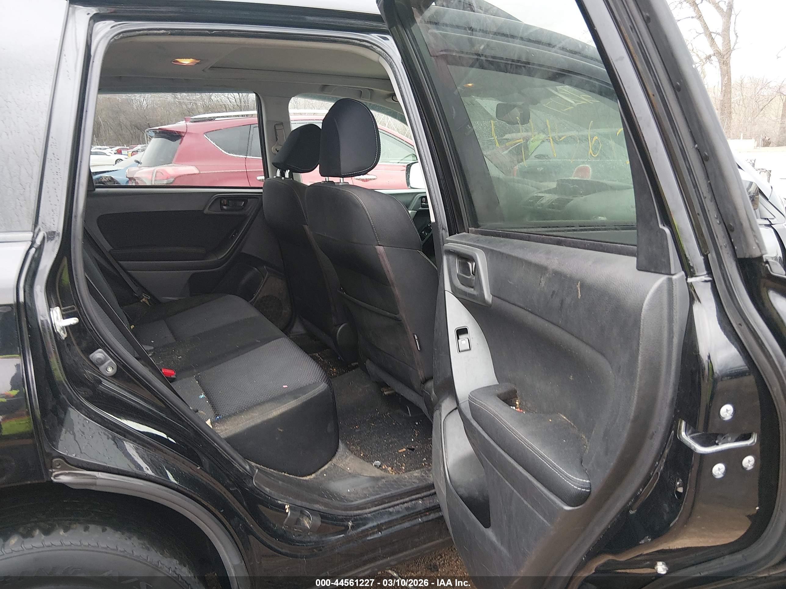 SUBARU FORESTER image 8