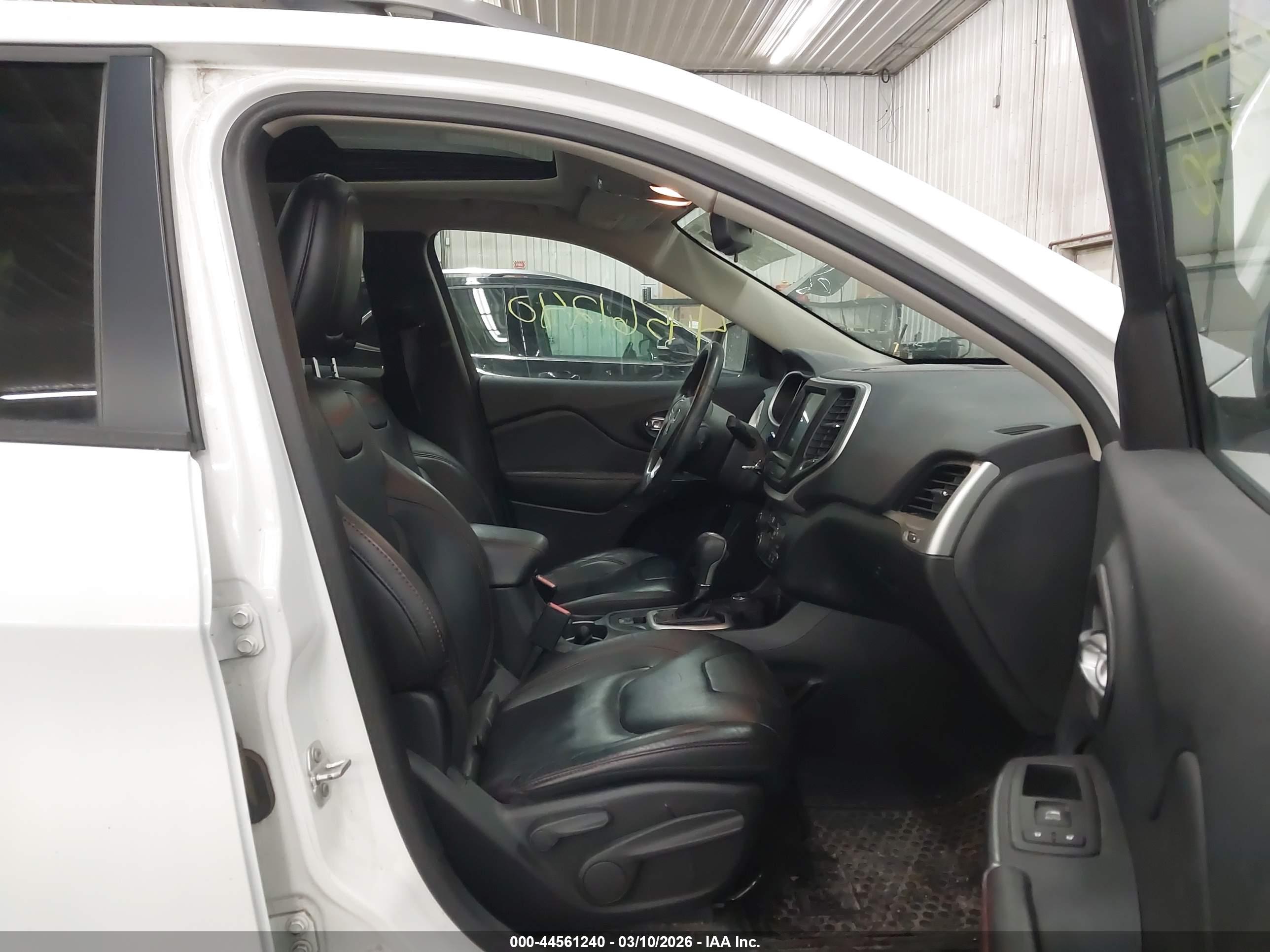 JEEP CHEROKEE image 5