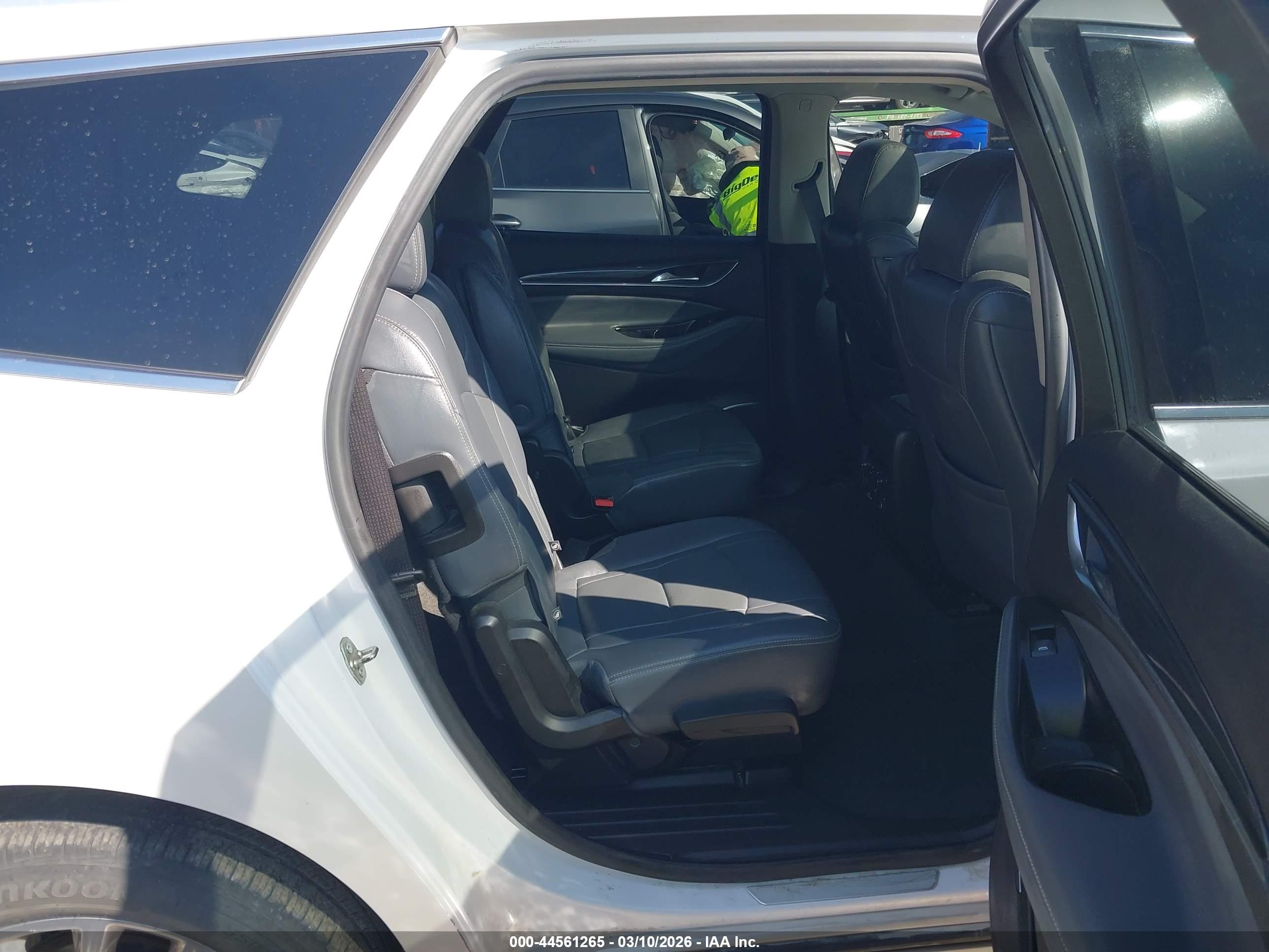 BUICK ENCLAVE image 8