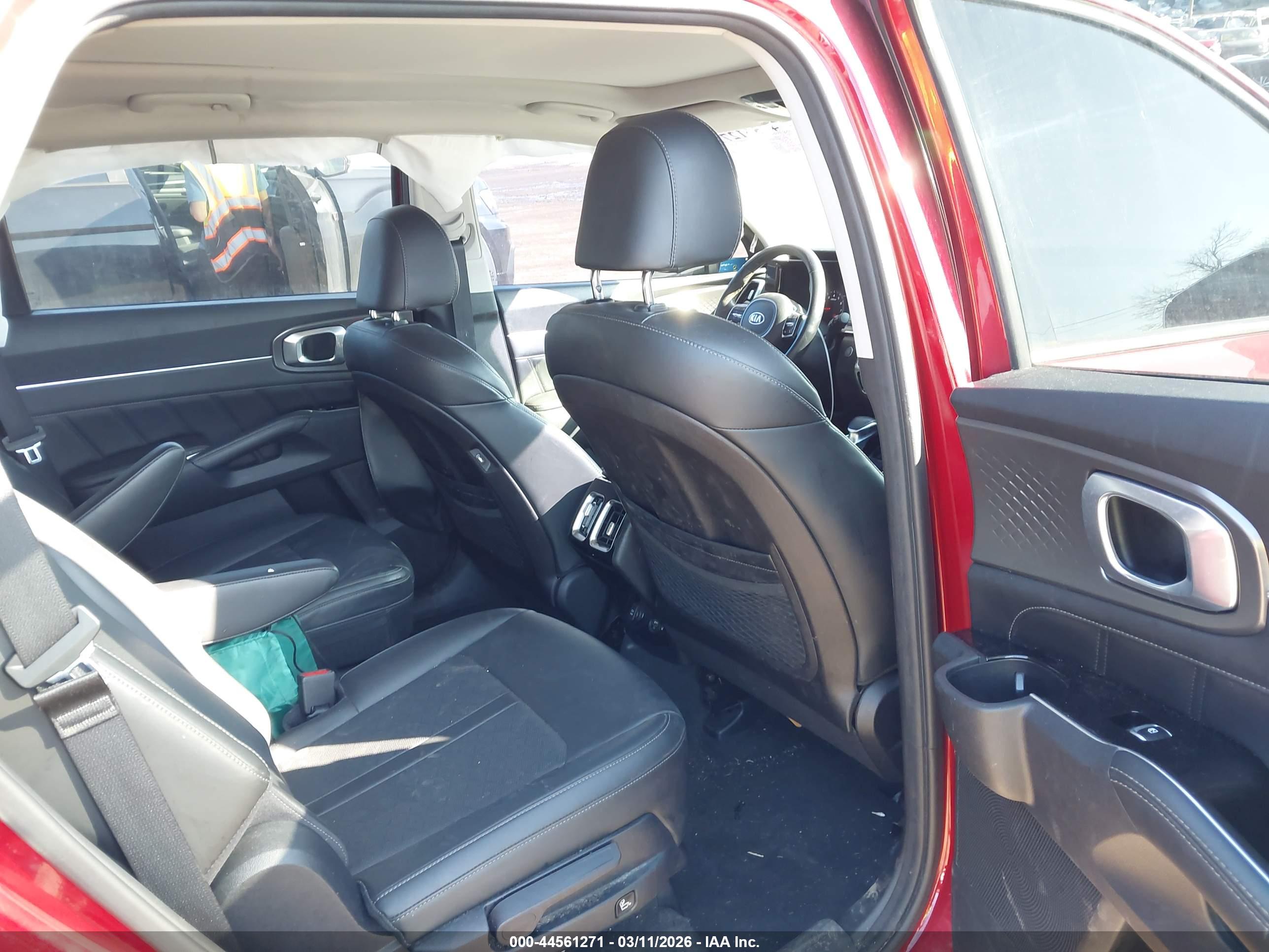 KIA SORENTO image 8