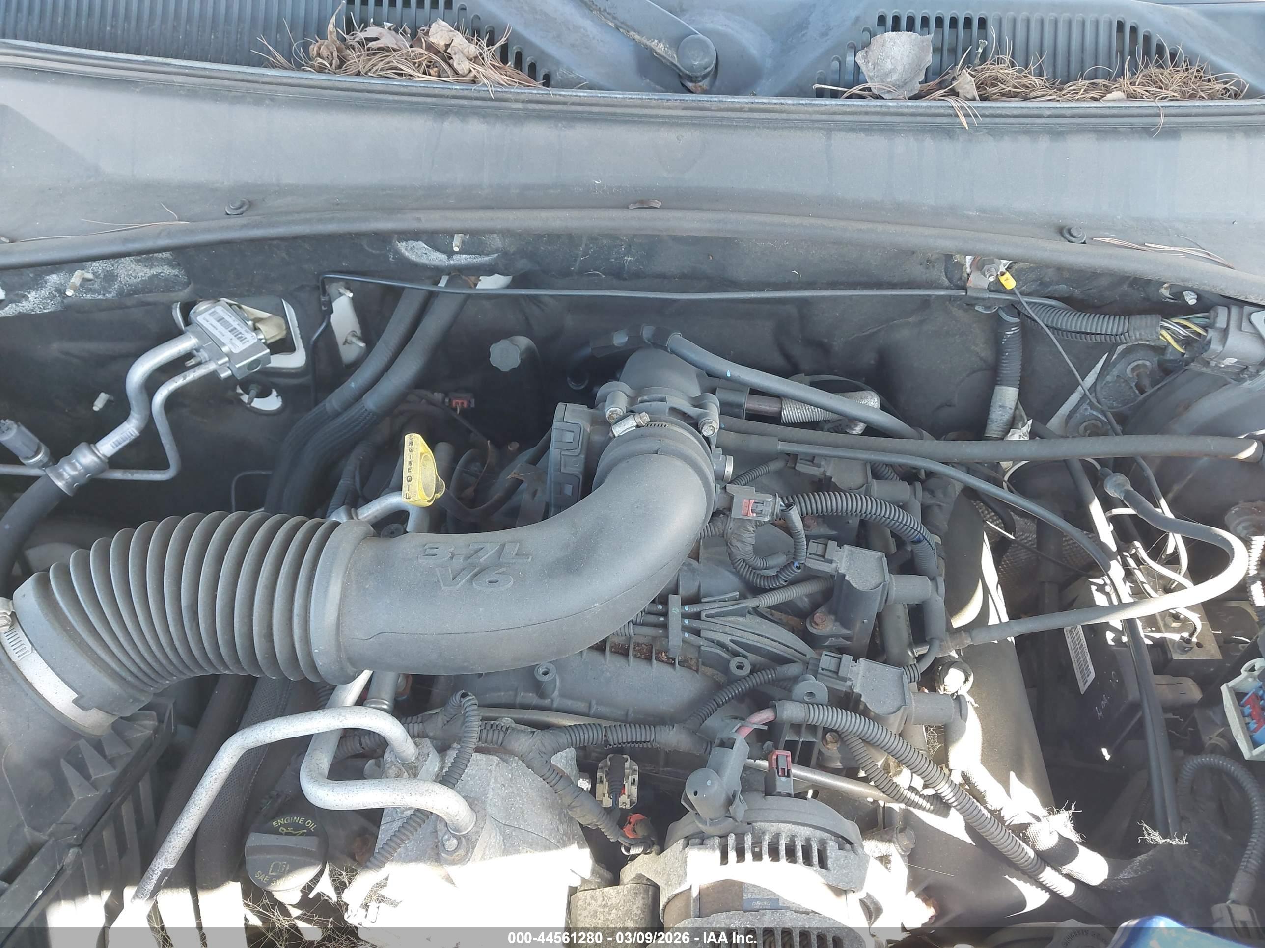 JEEP LIBERTY image 10