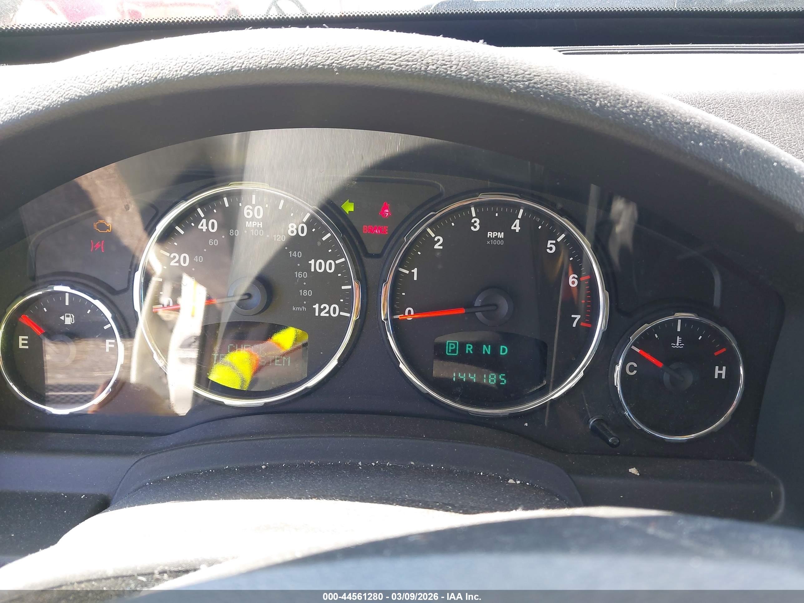 JEEP LIBERTY image 7