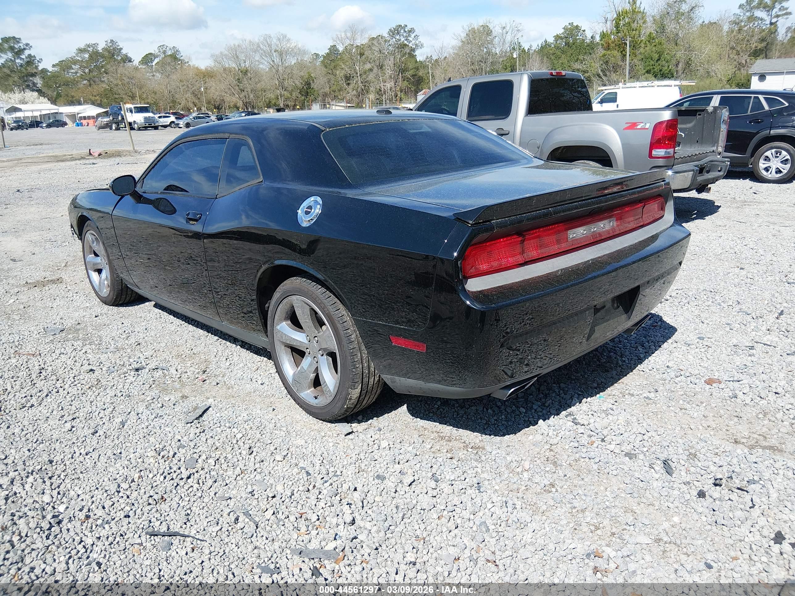 DODGE CHALLENGER image 3
