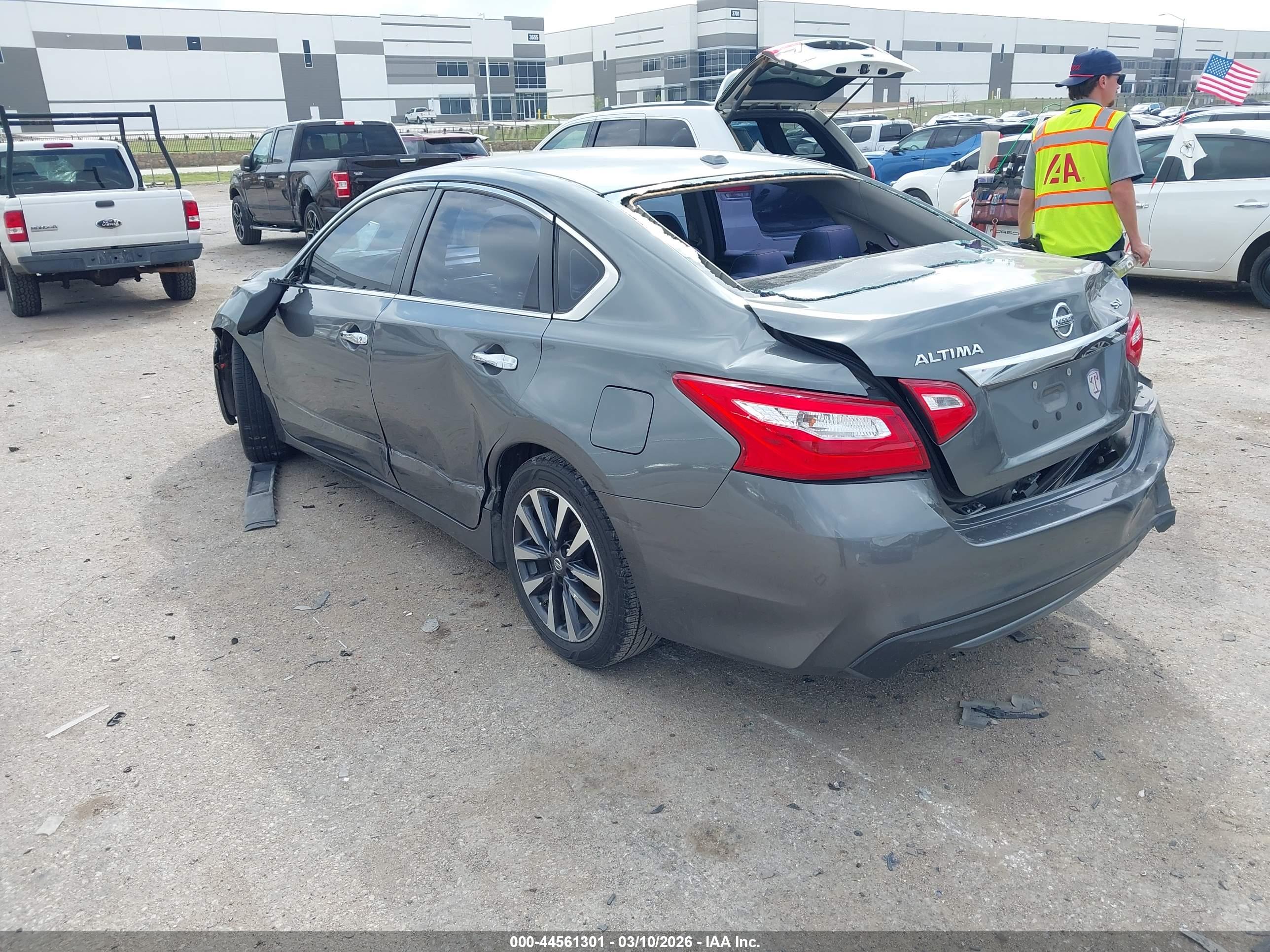 NISSAN ALTIMA image 3