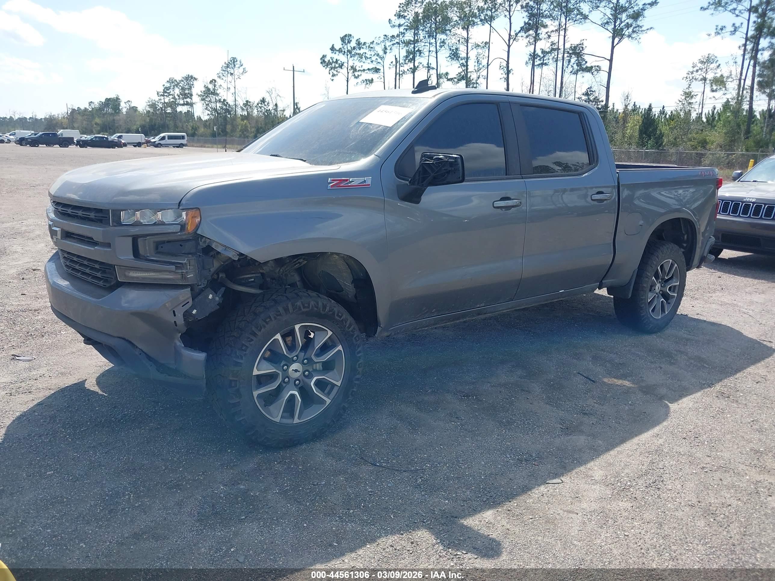 CHEVROLET SILVERADO image 2