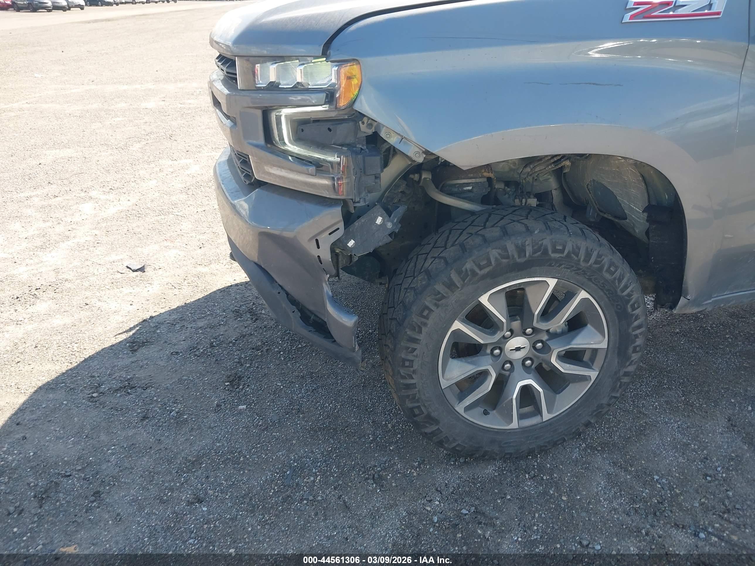 CHEVROLET SILVERADO image 6