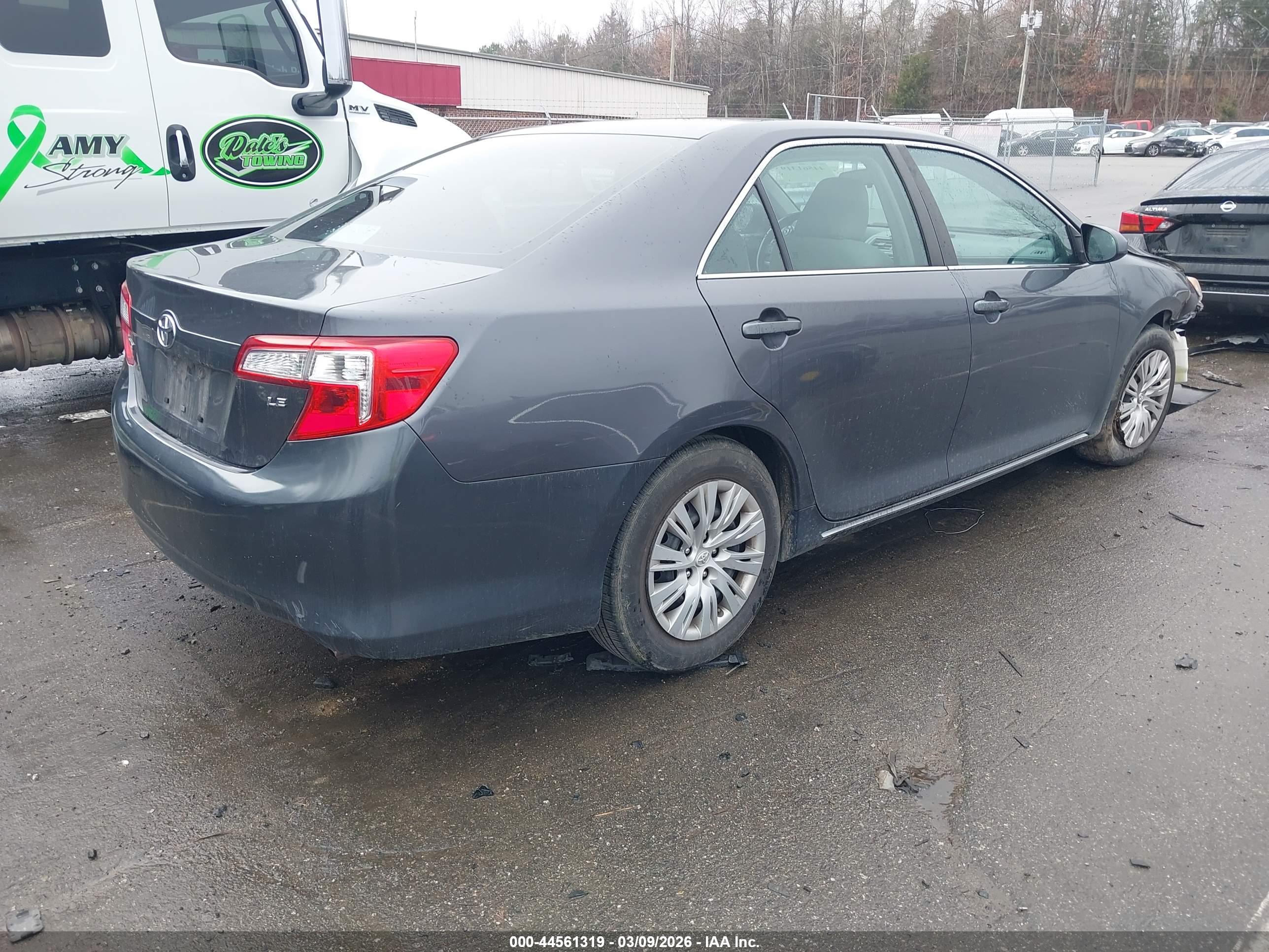 TOYOTA CAMRY image 4