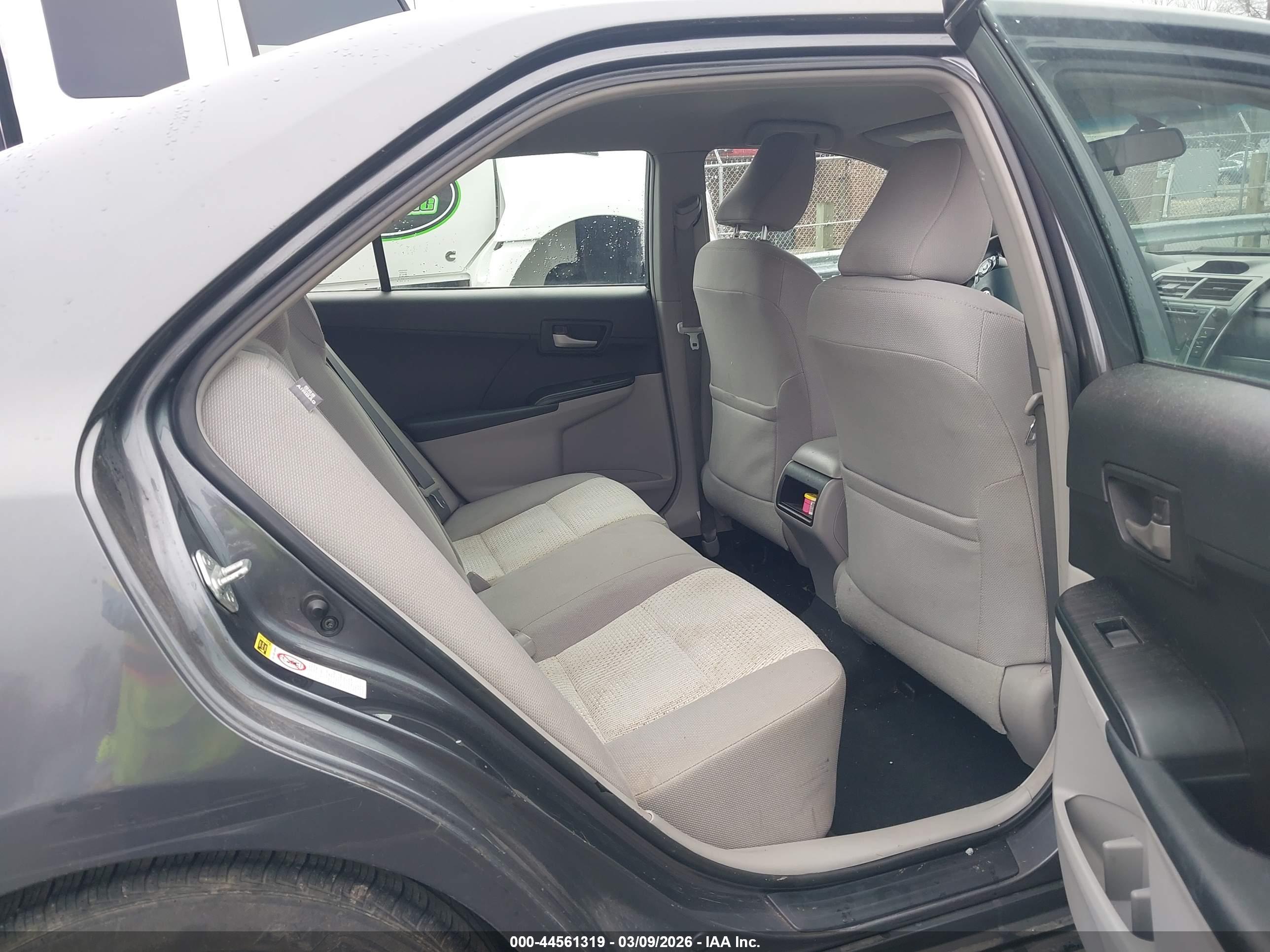 TOYOTA CAMRY image 8