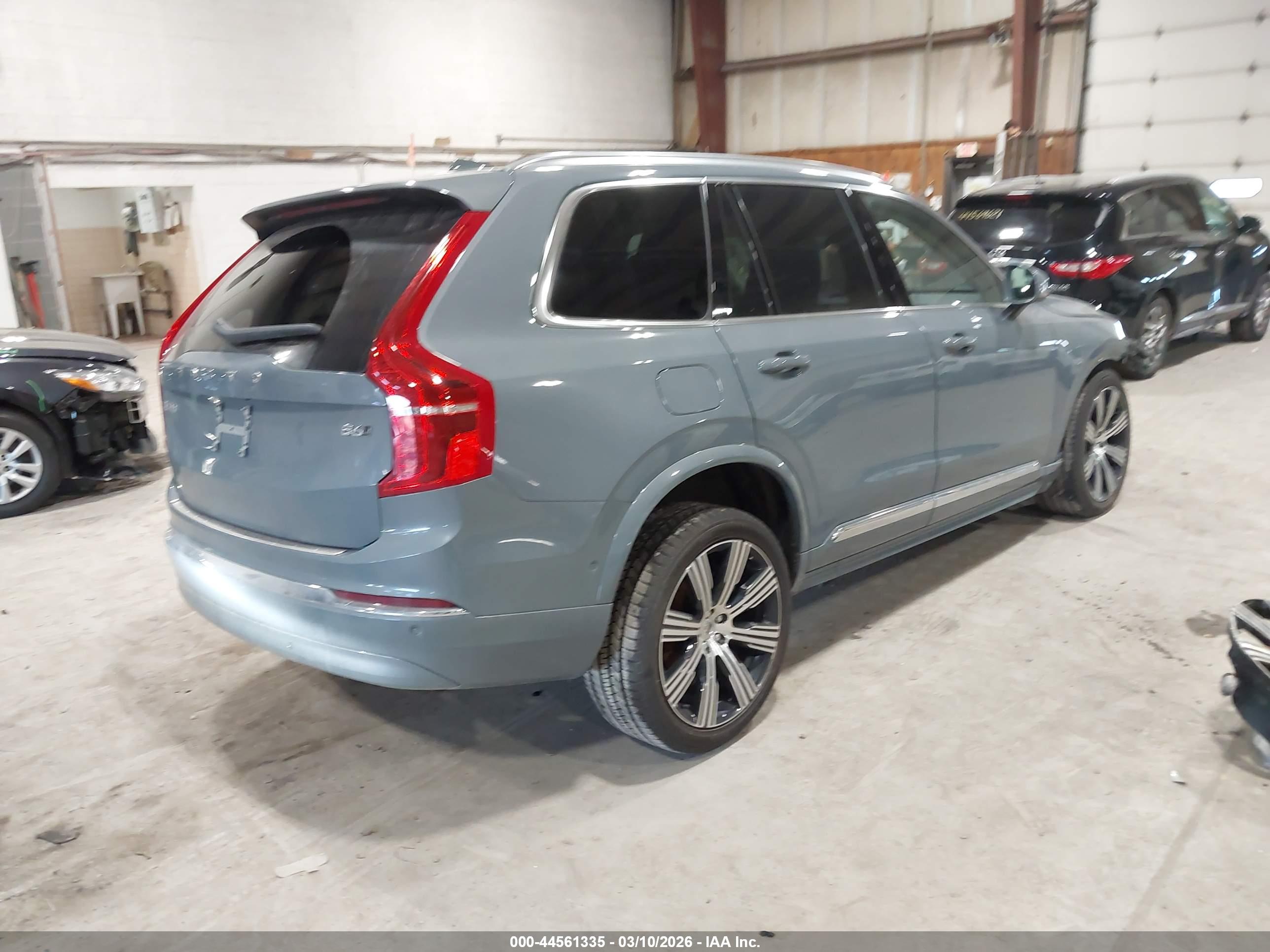 VOLVO XC90 image 4