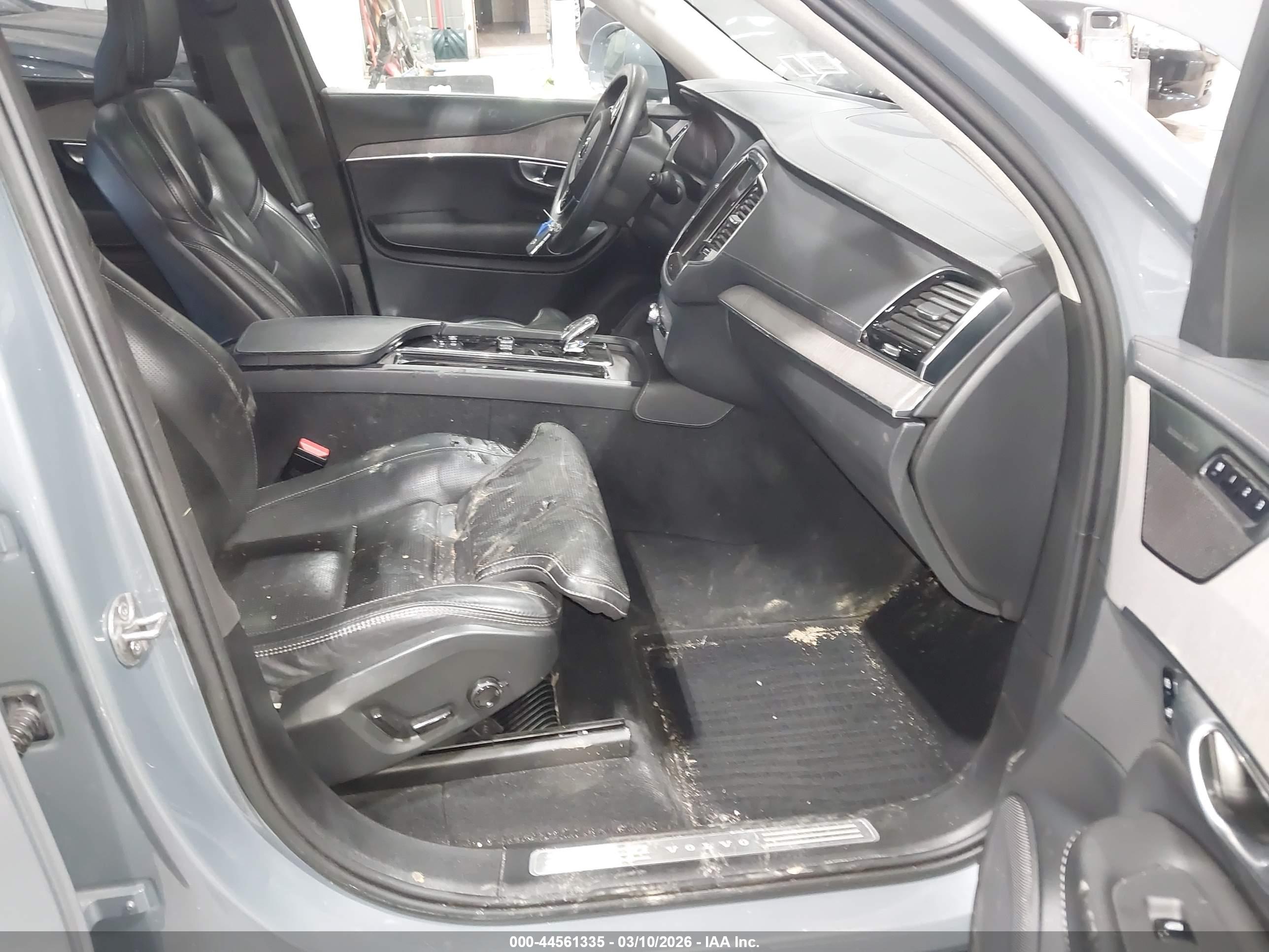 VOLVO XC90 image 5