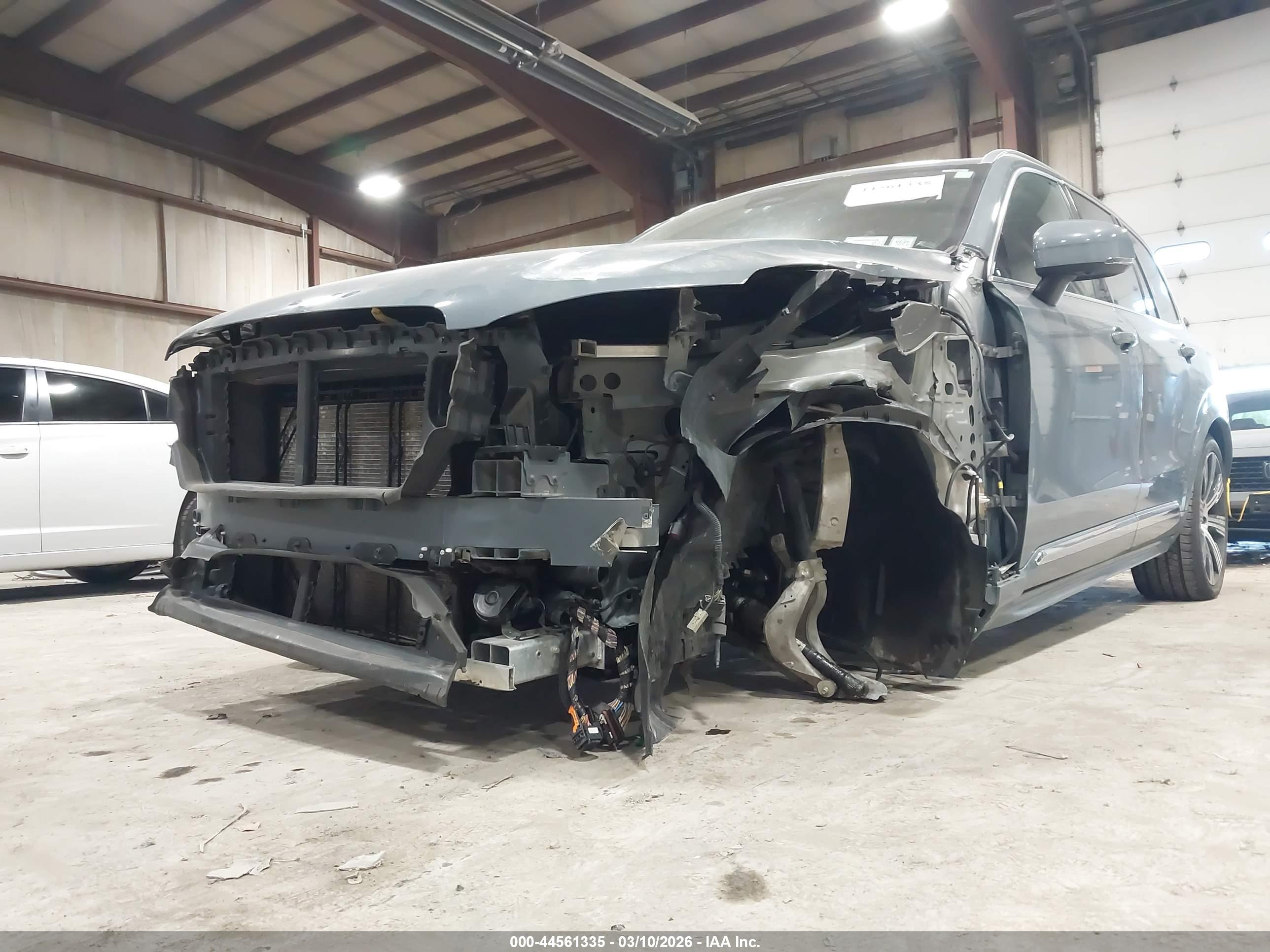 VOLVO XC90 image 6
