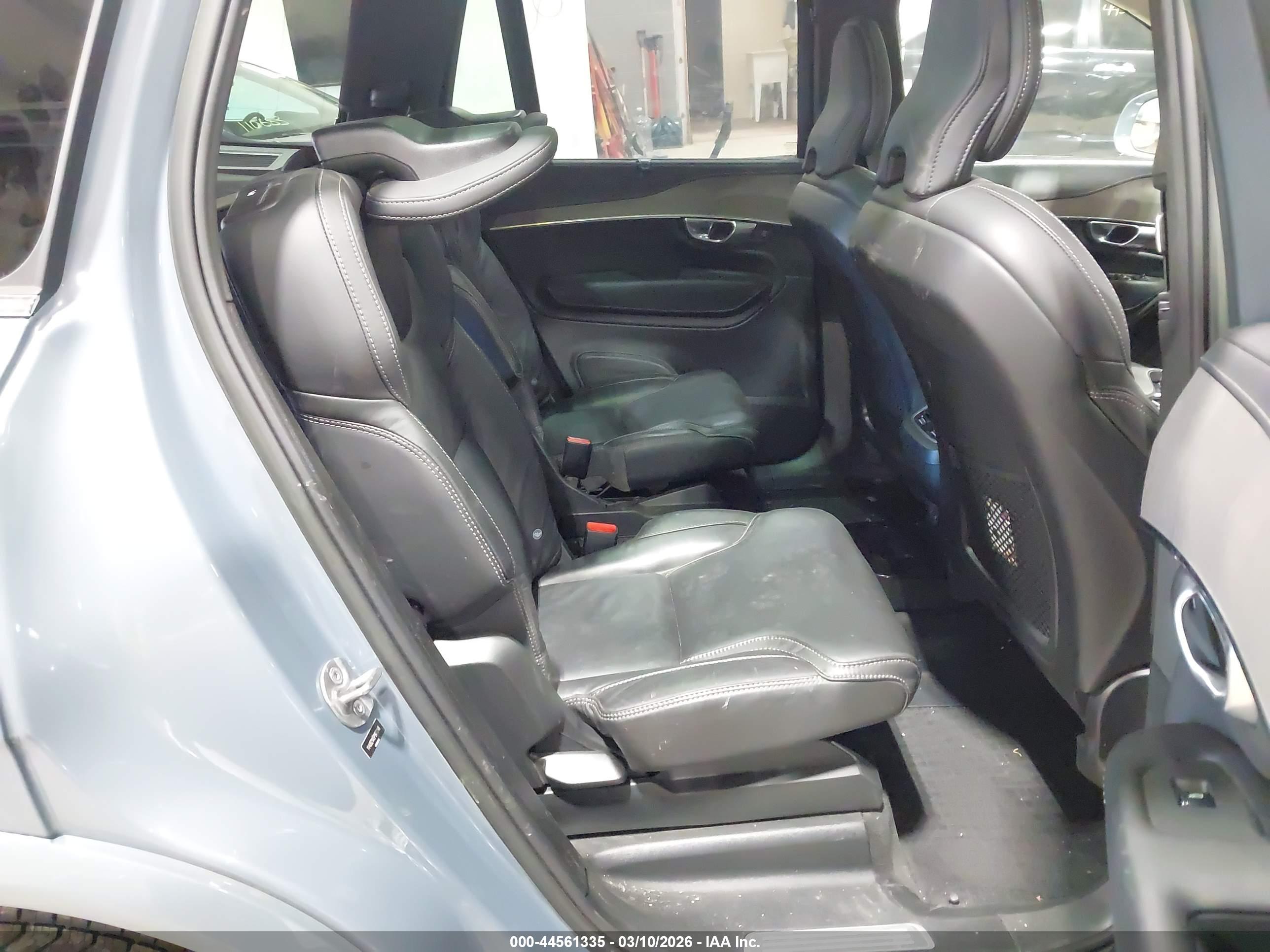 VOLVO XC90 image 8