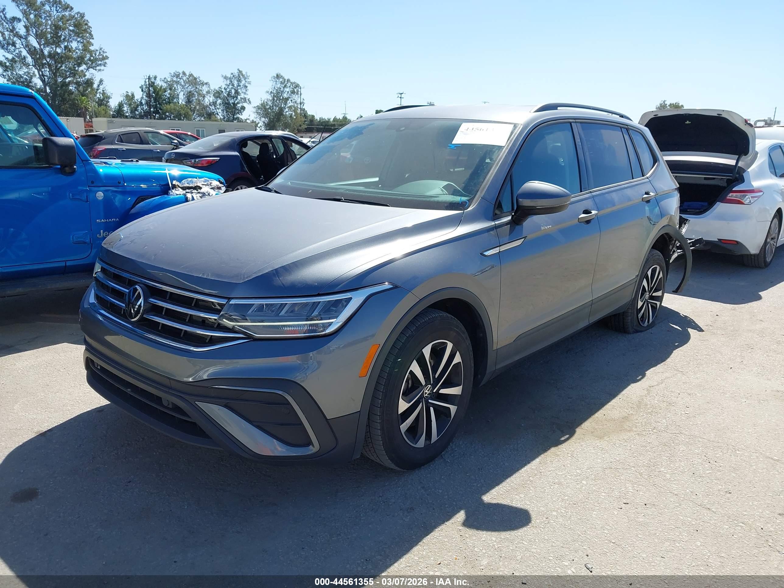VOLKSWAGEN TIGUAN image 2