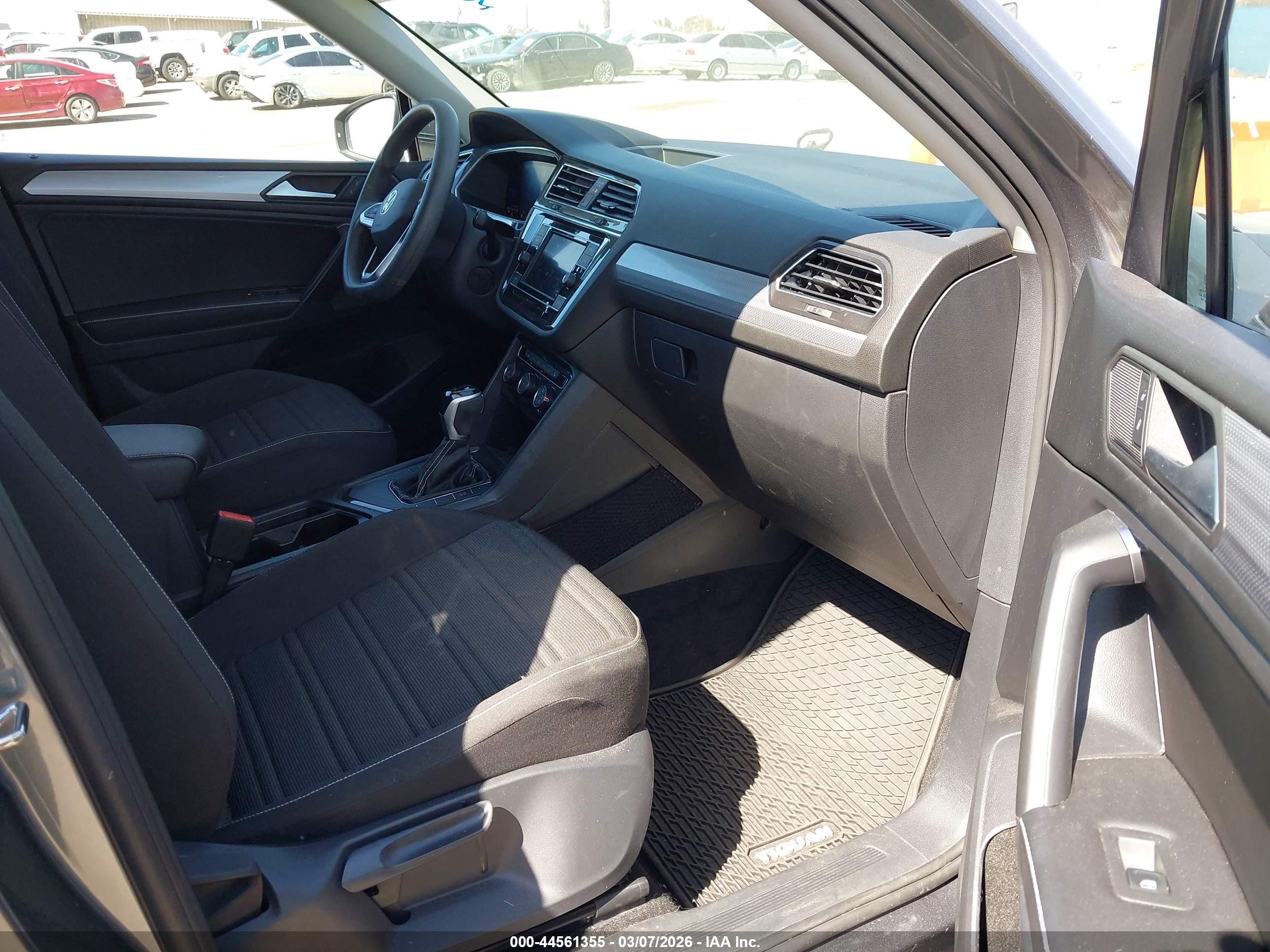 VOLKSWAGEN TIGUAN image 5