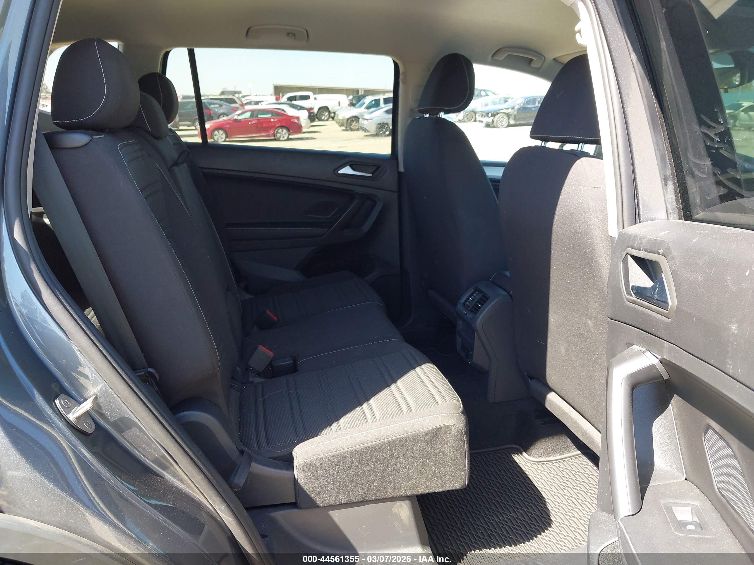 VOLKSWAGEN TIGUAN image 8