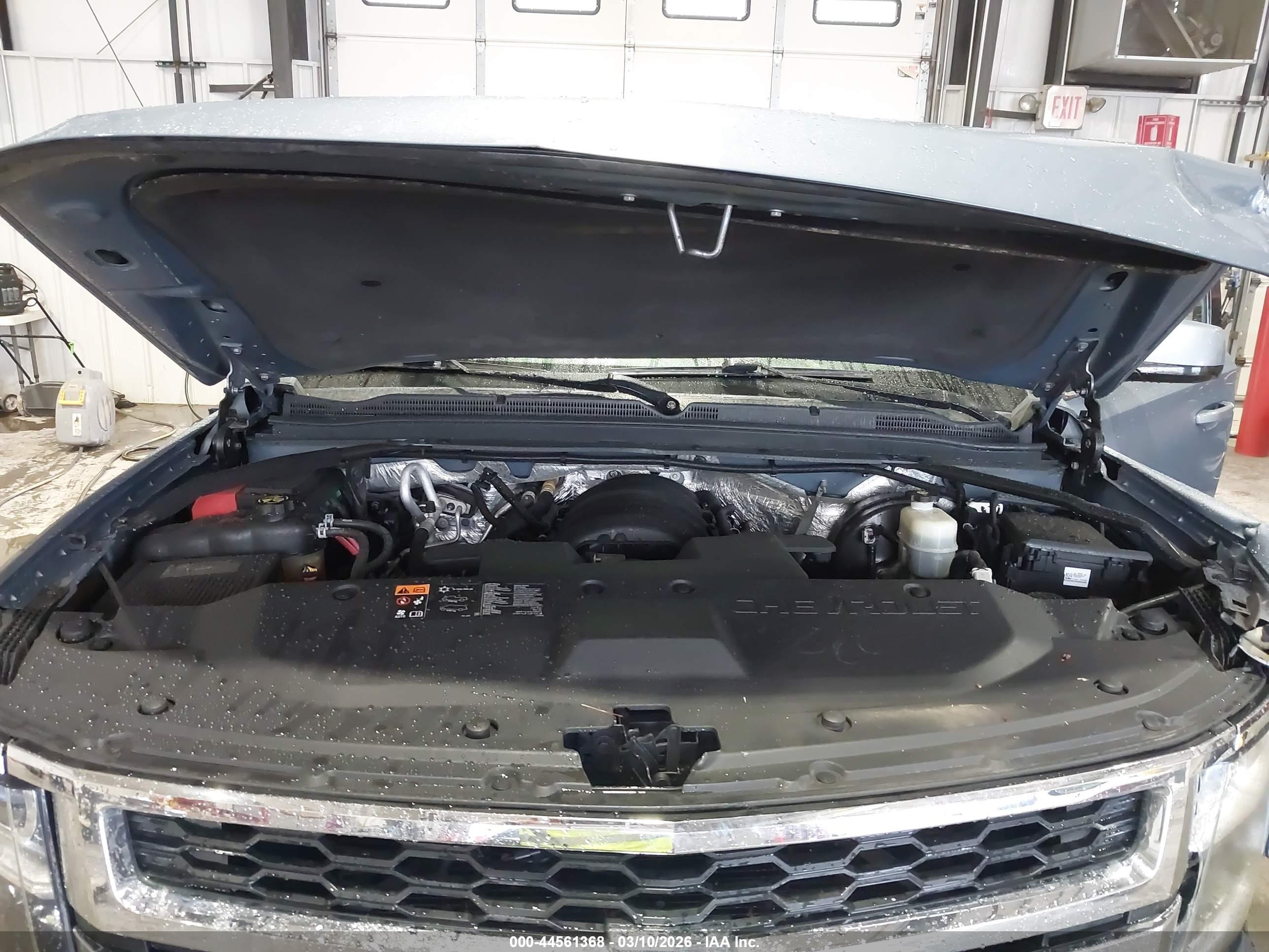 CHEVROLET SUBURBAN image 10